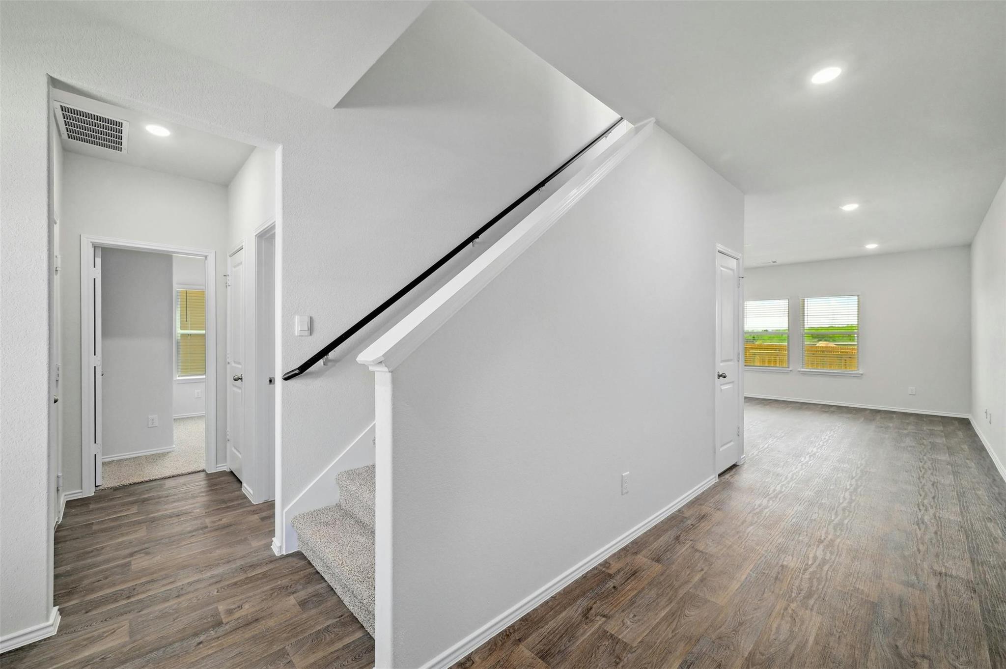 Image 14 of 33 For 4816 Cork Crossing