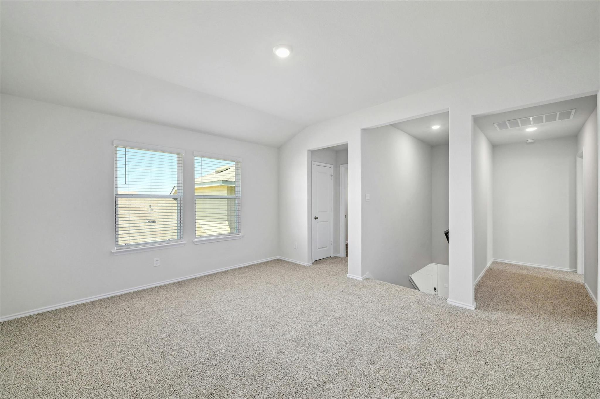 Image 18 of 33 For 4816 Cork Crossing