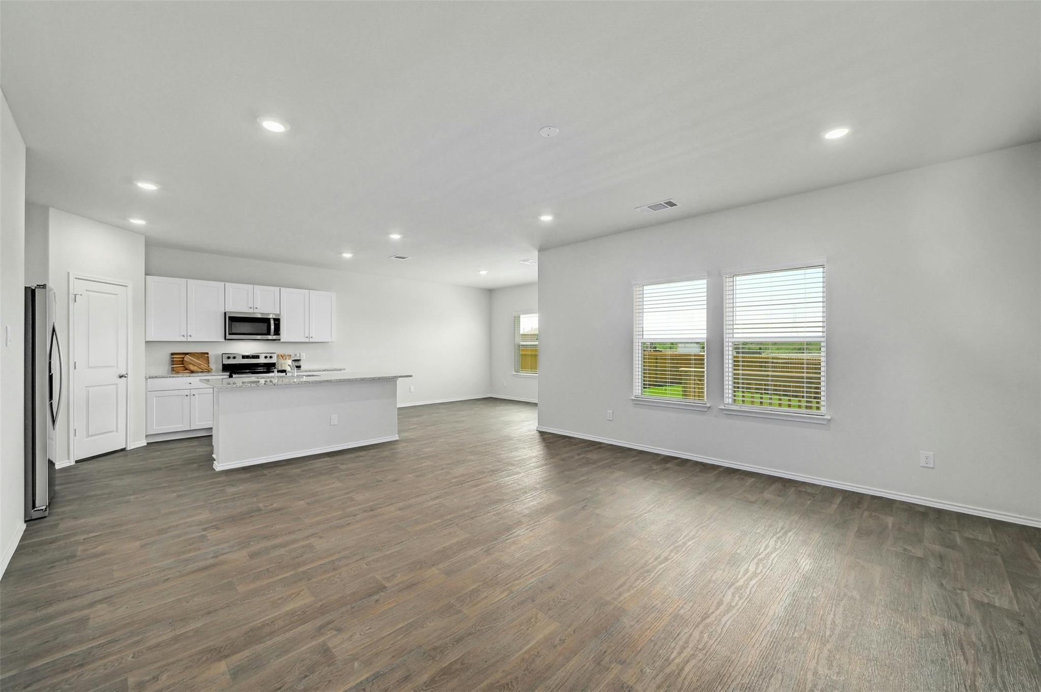 Image 4 of 33 For 4816 Cork Crossing