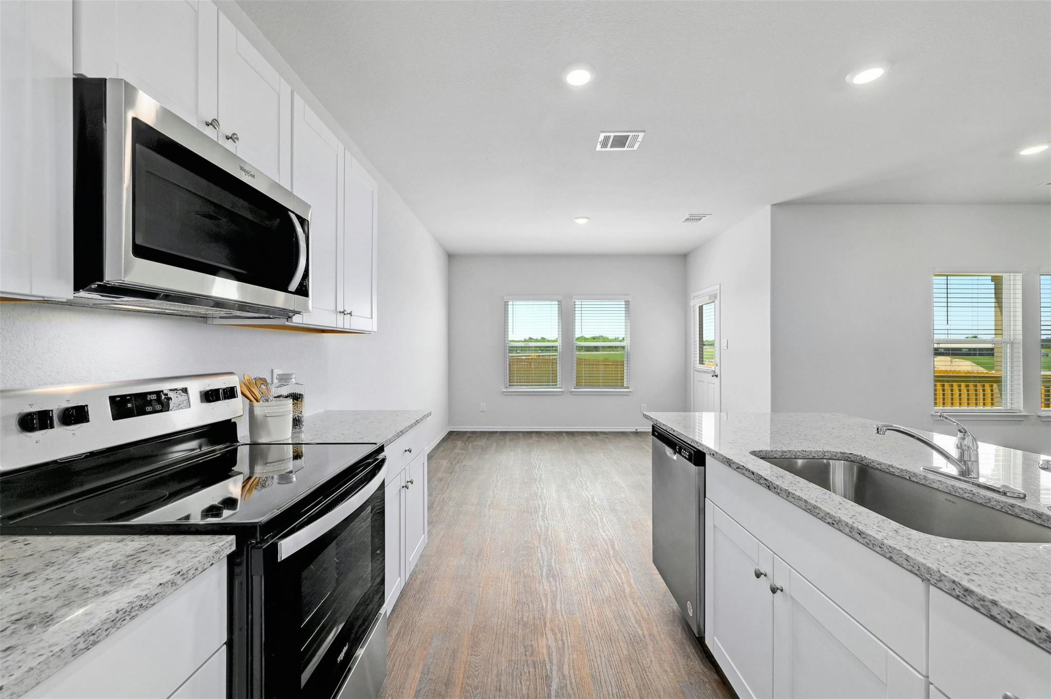 Image 8 of 33 For 4816 Cork Crossing