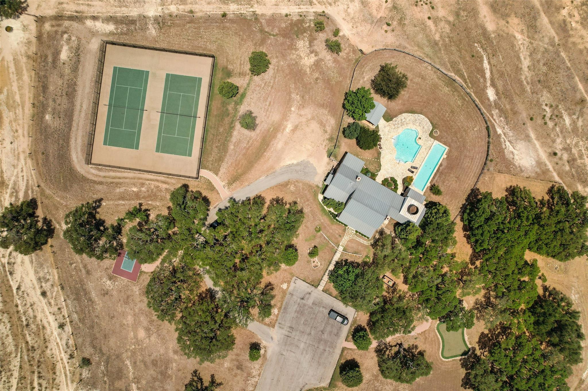 Image 10 of 38 For 140 Lantana Dr