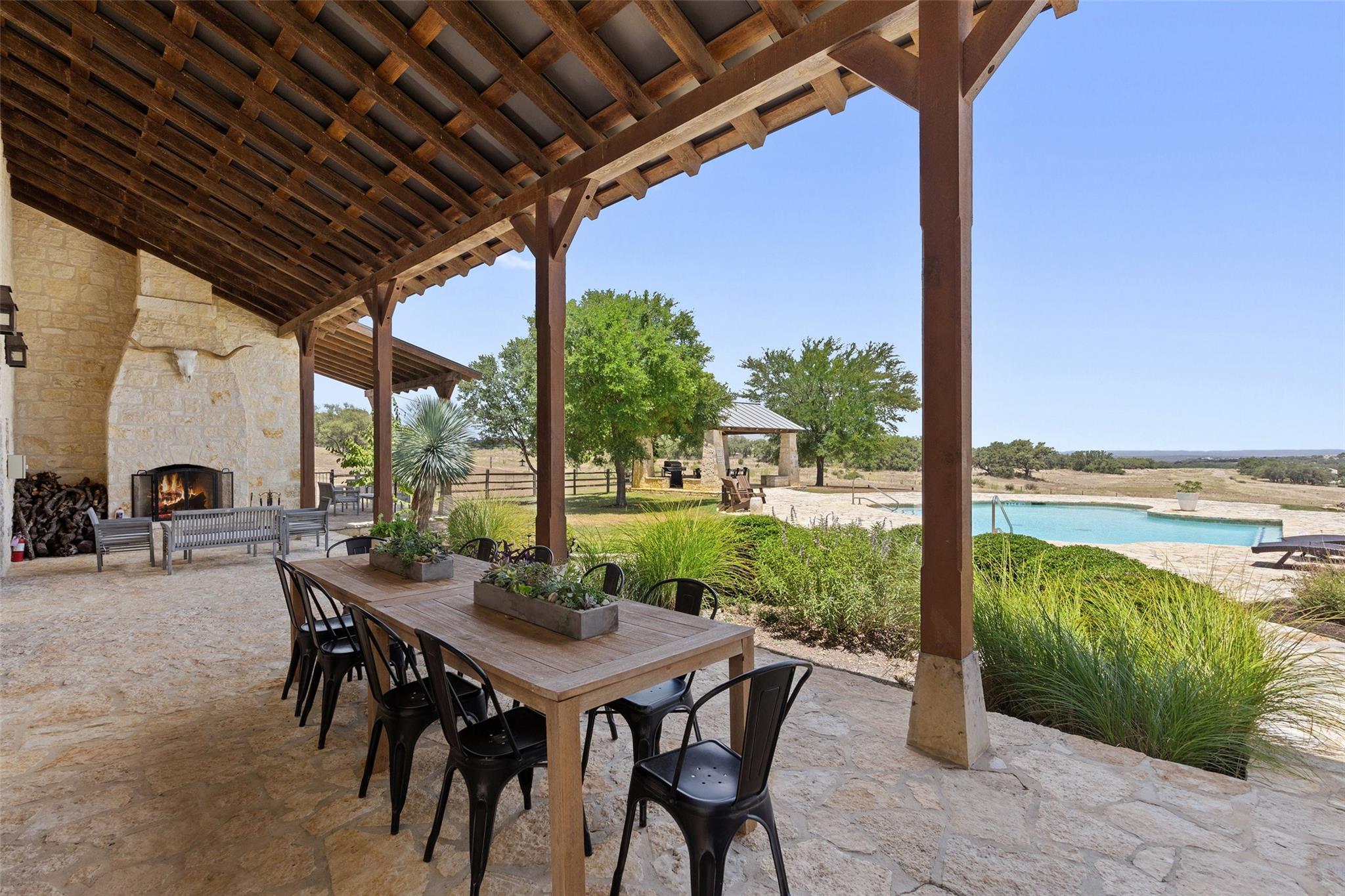 Image 12 of 38 For 140 Lantana Dr