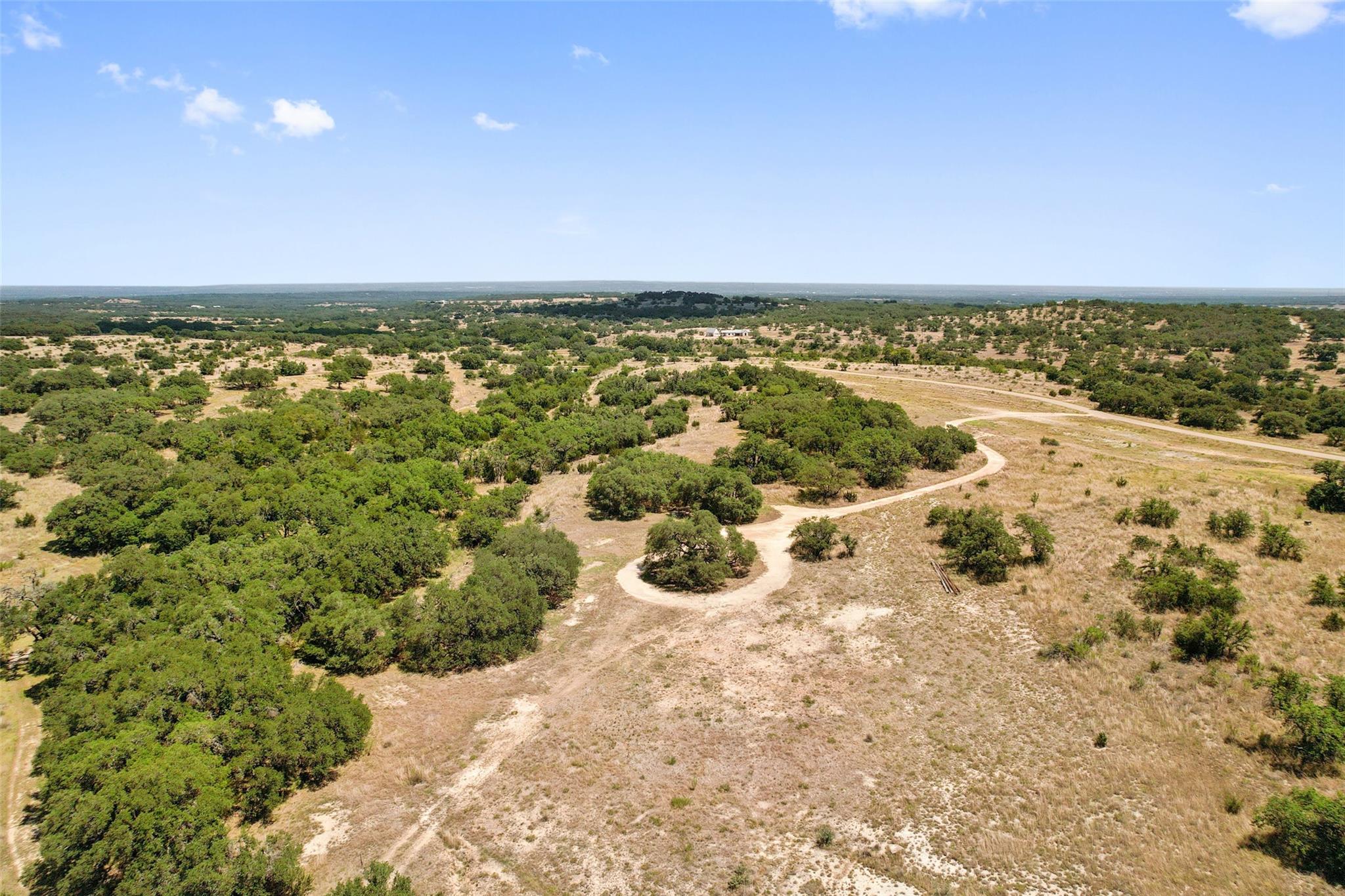 Image 16 of 38 For 140 Lantana Dr