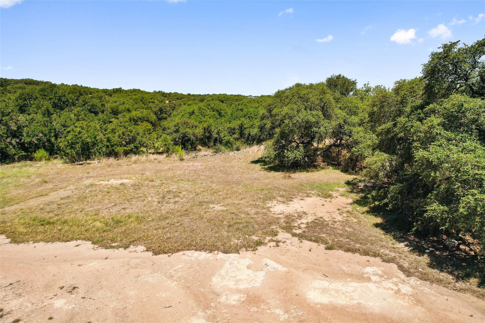 Image 25 of 38 For 140 Lantana Dr