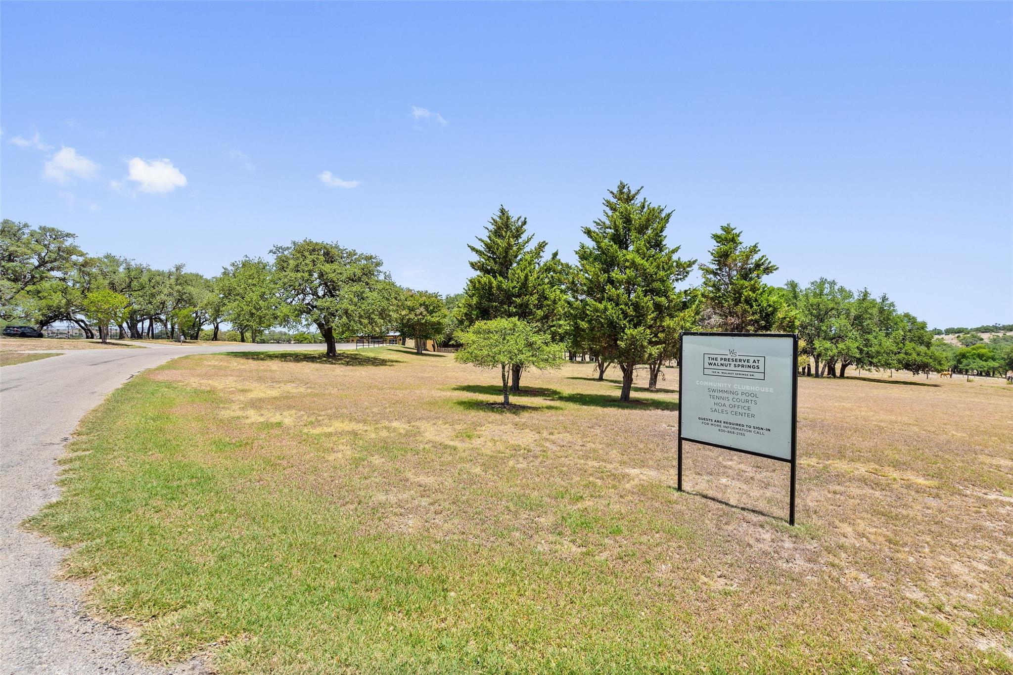 Image 29 of 38 For 140 Lantana Dr