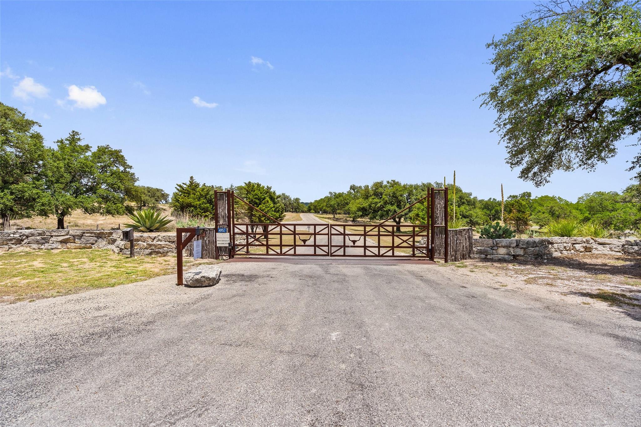 Image 30 of 38 For 140 Lantana Dr