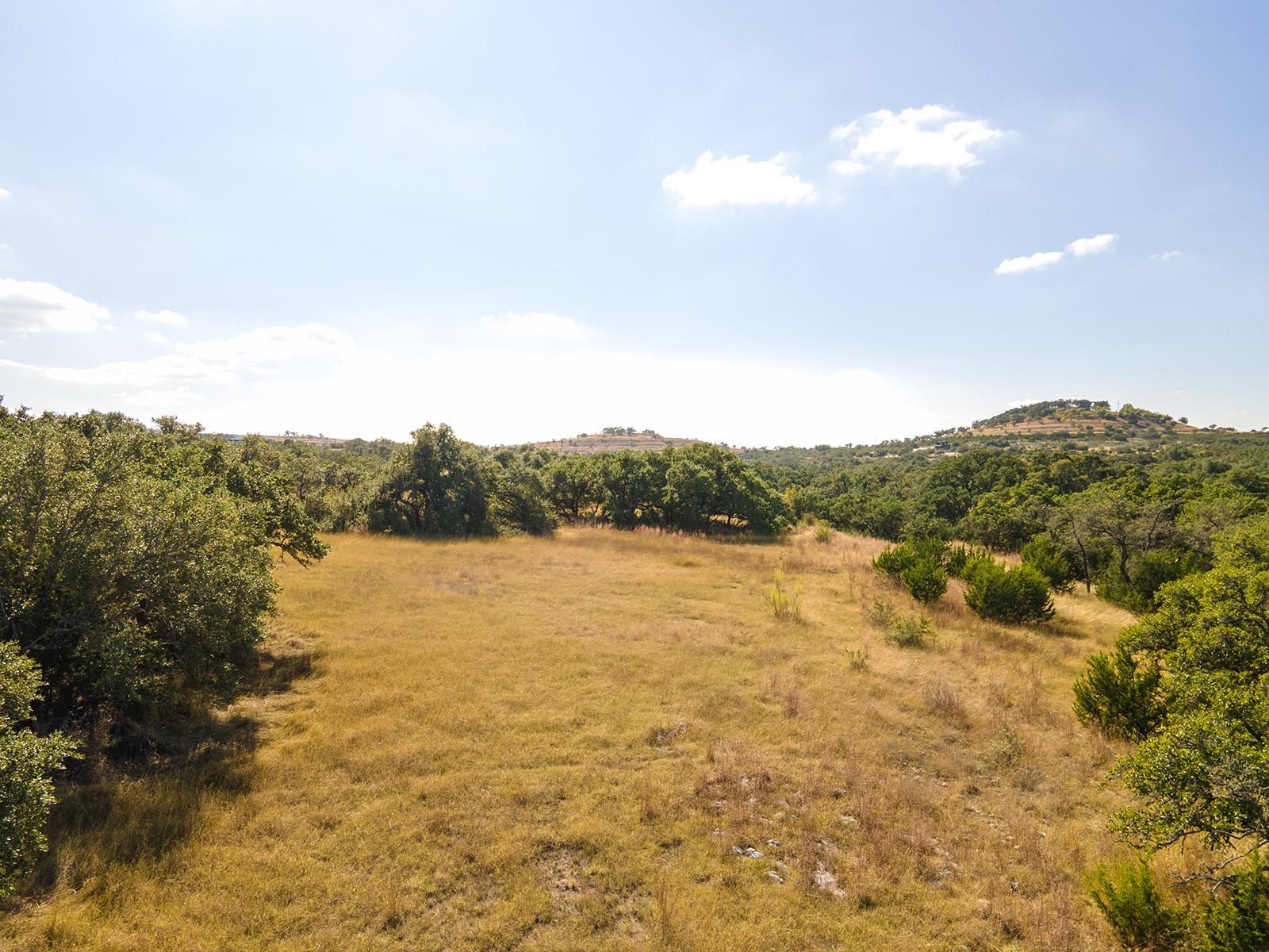 Image 4 of 38 For 140 Lantana Dr