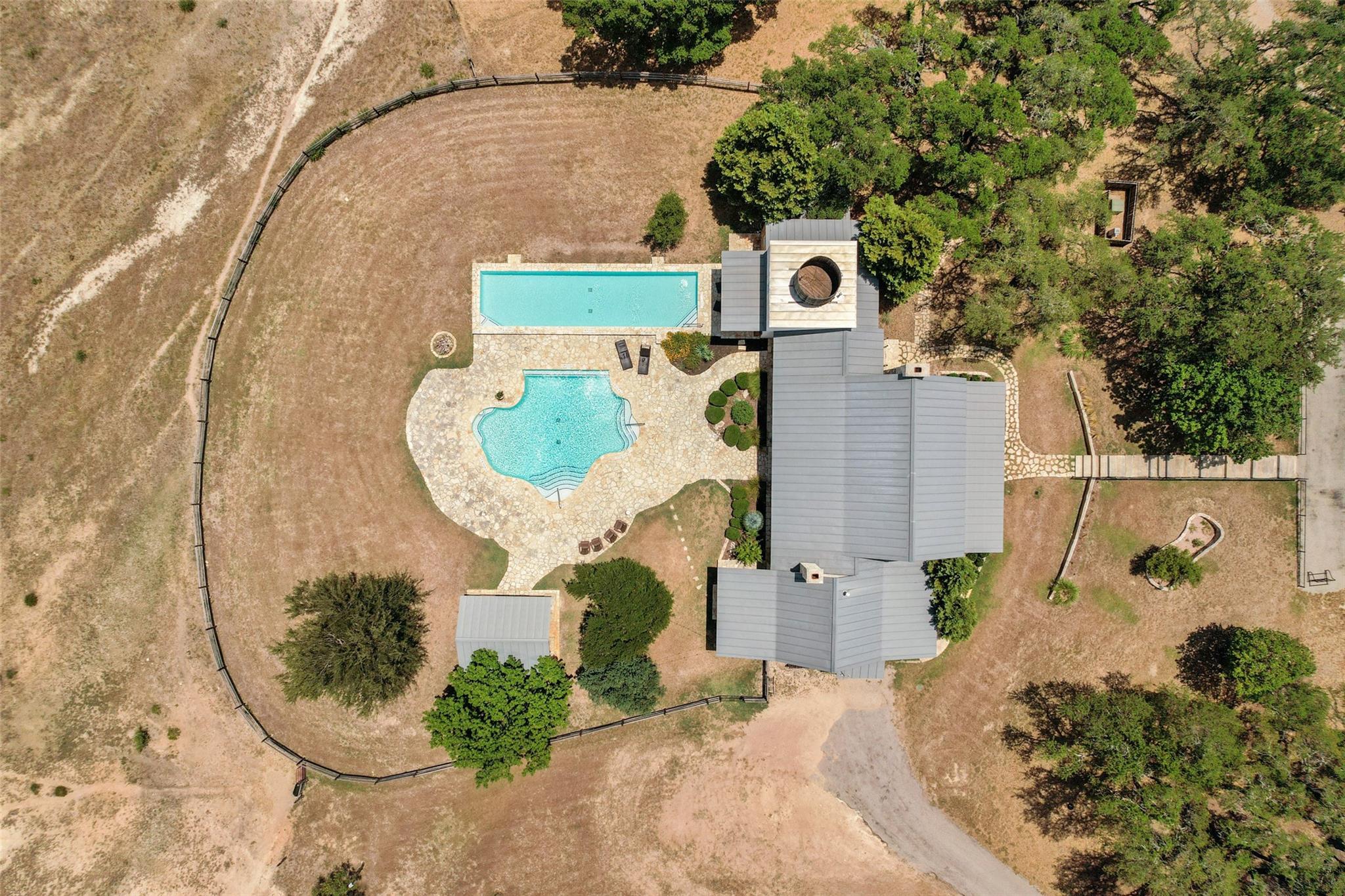 Image 6 of 38 For 140 Lantana Dr