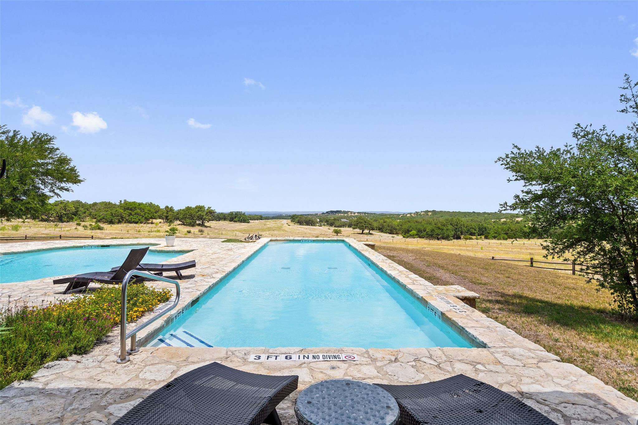 Image 7 of 38 For 140 Lantana Dr