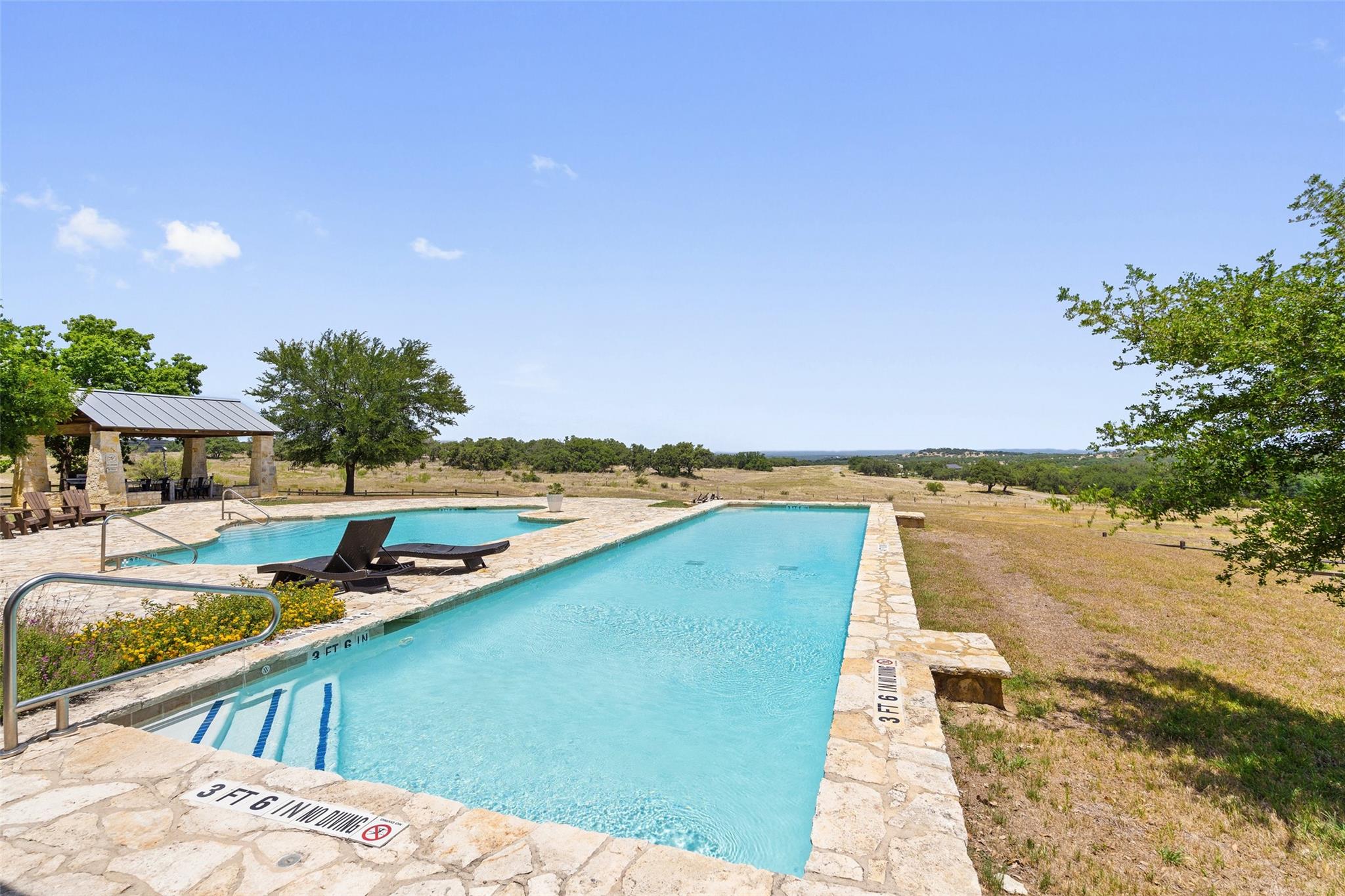 Image 8 of 38 For 140 Lantana Dr