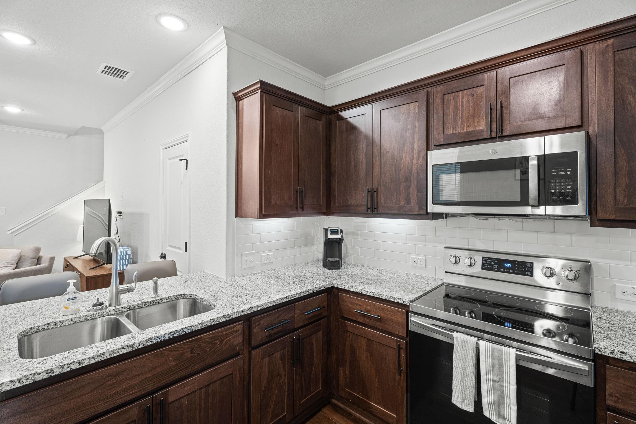 Image 14 of 35 For 10319 Lynwood Br 101