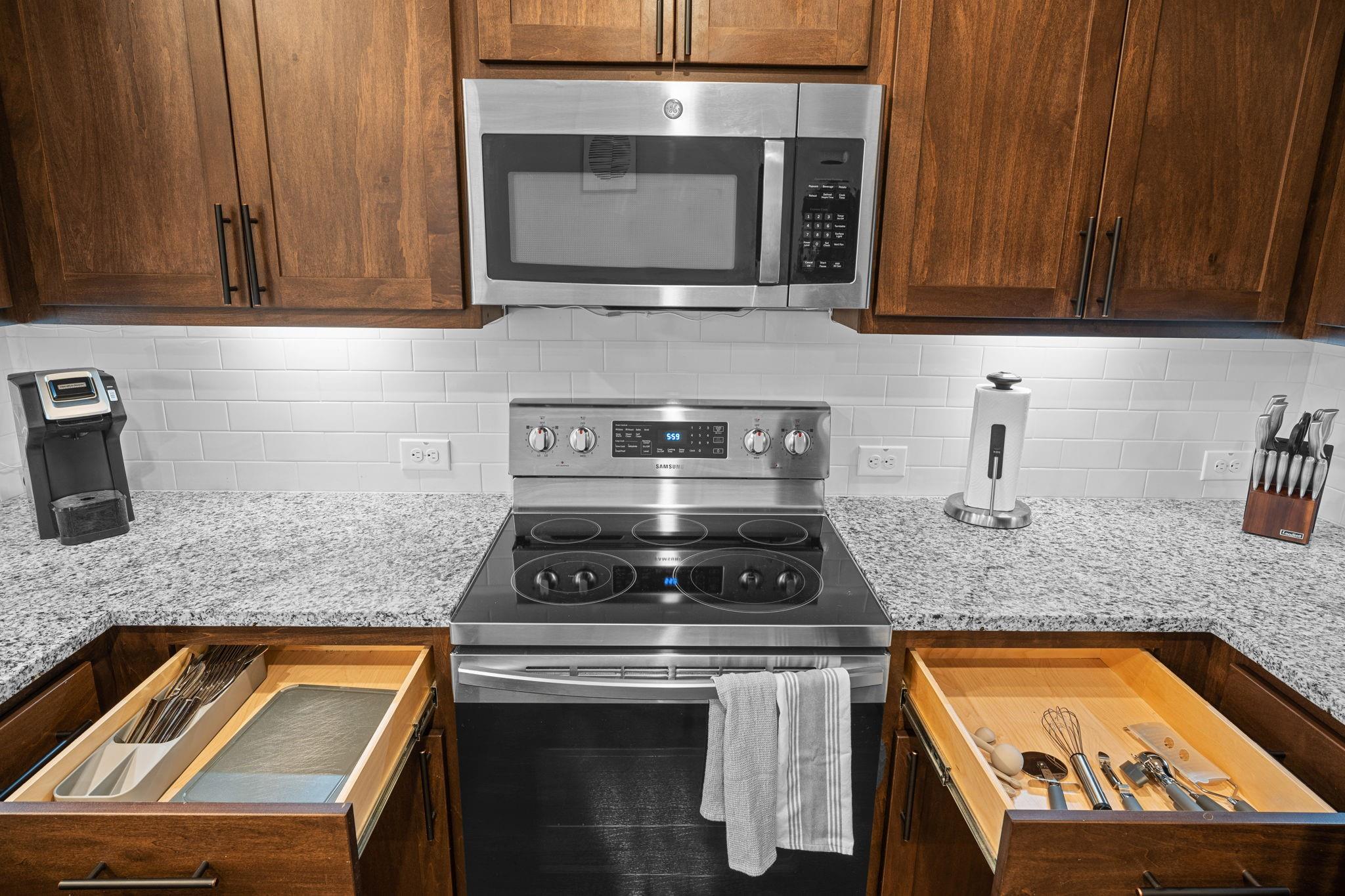 Image 33 of 35 For 10319 Lynwood Br 101