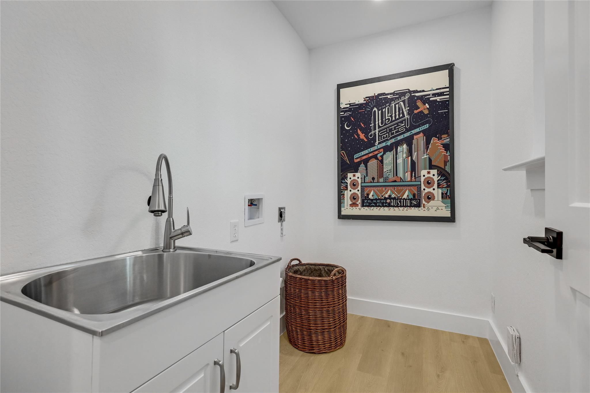 Image 35 of 40 For 813 Cardiff Dr