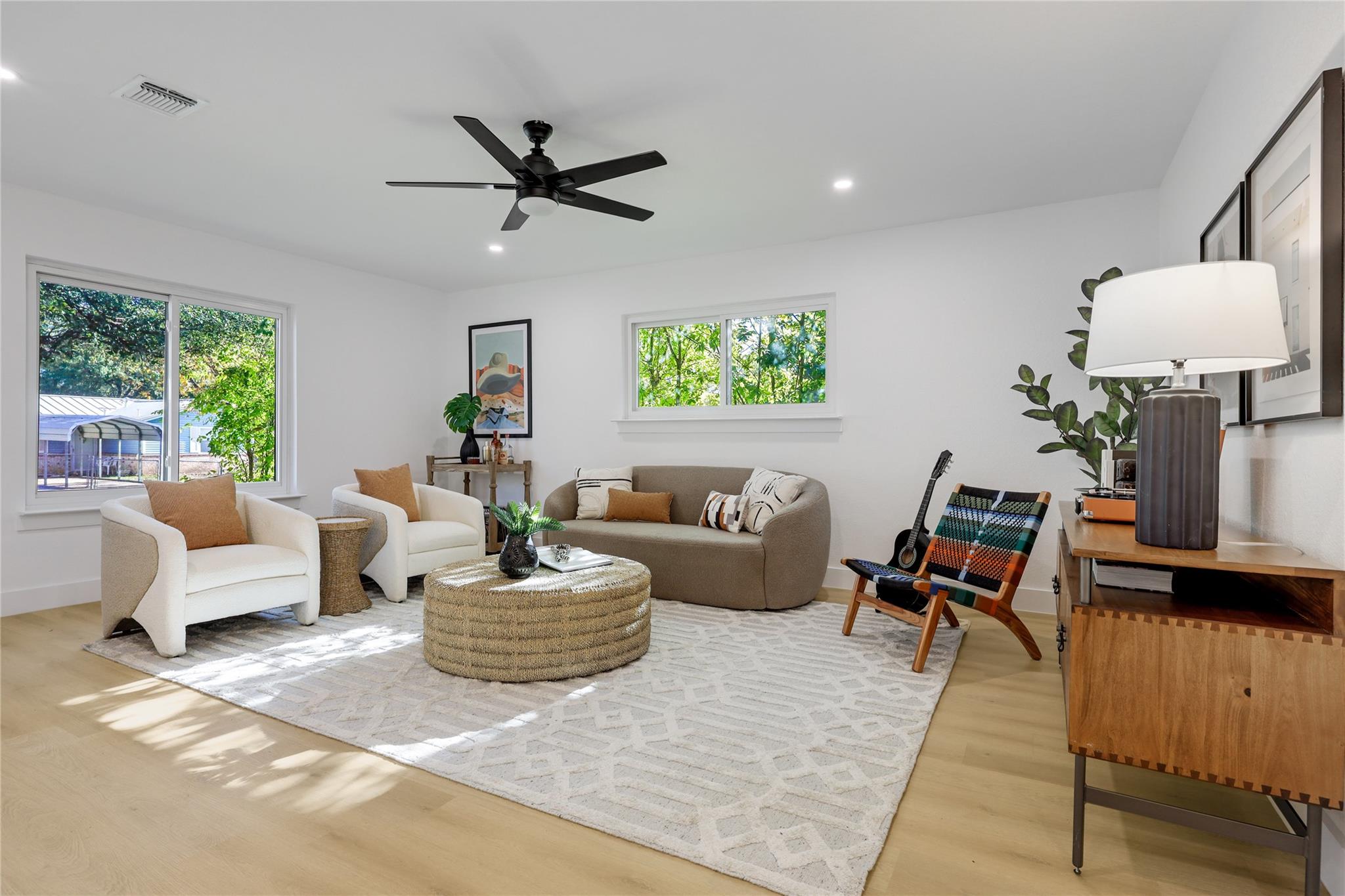 Image 4 of 40 For 813 Cardiff Dr