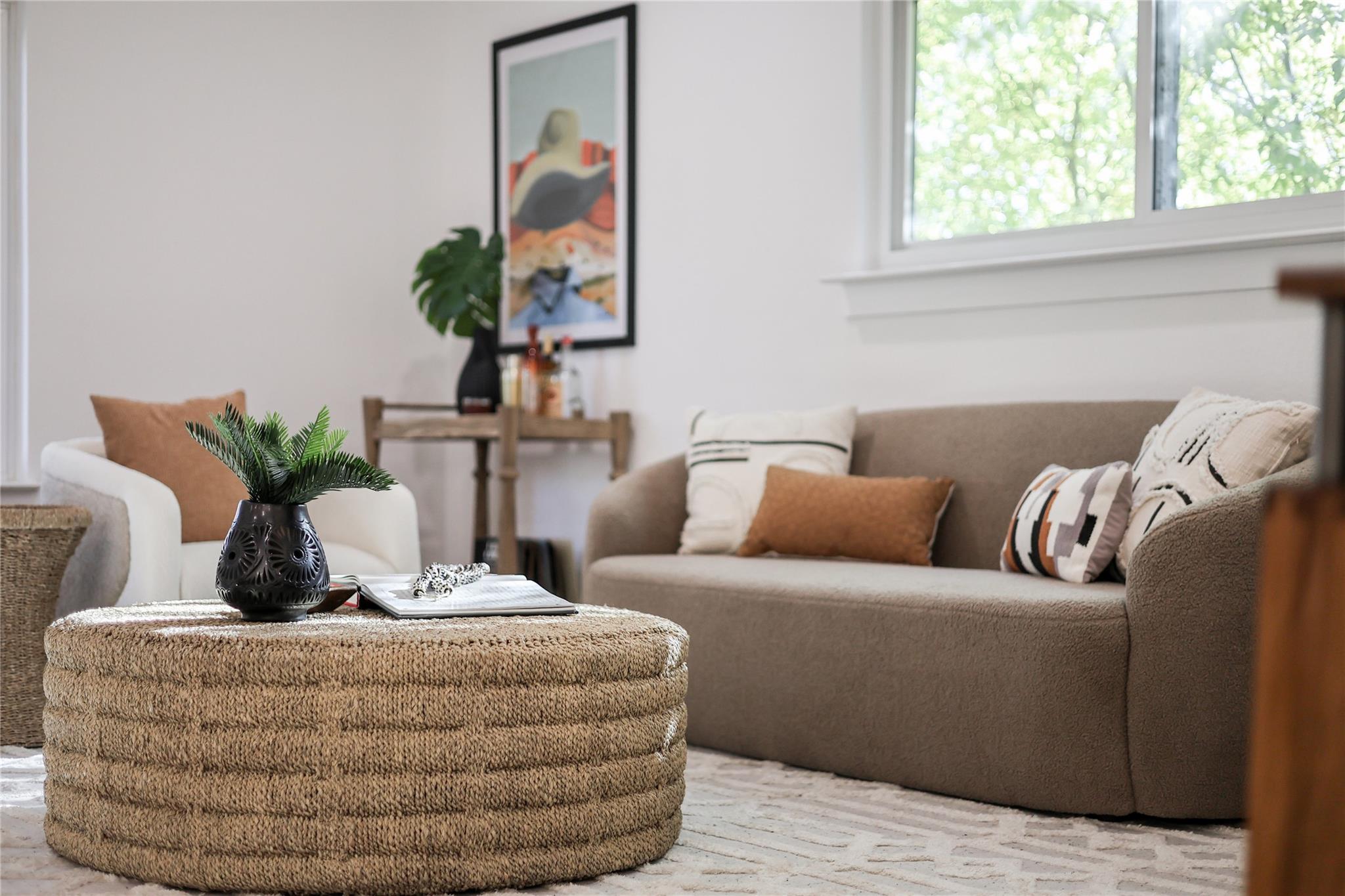 Image 5 of 40 For 813 Cardiff Dr