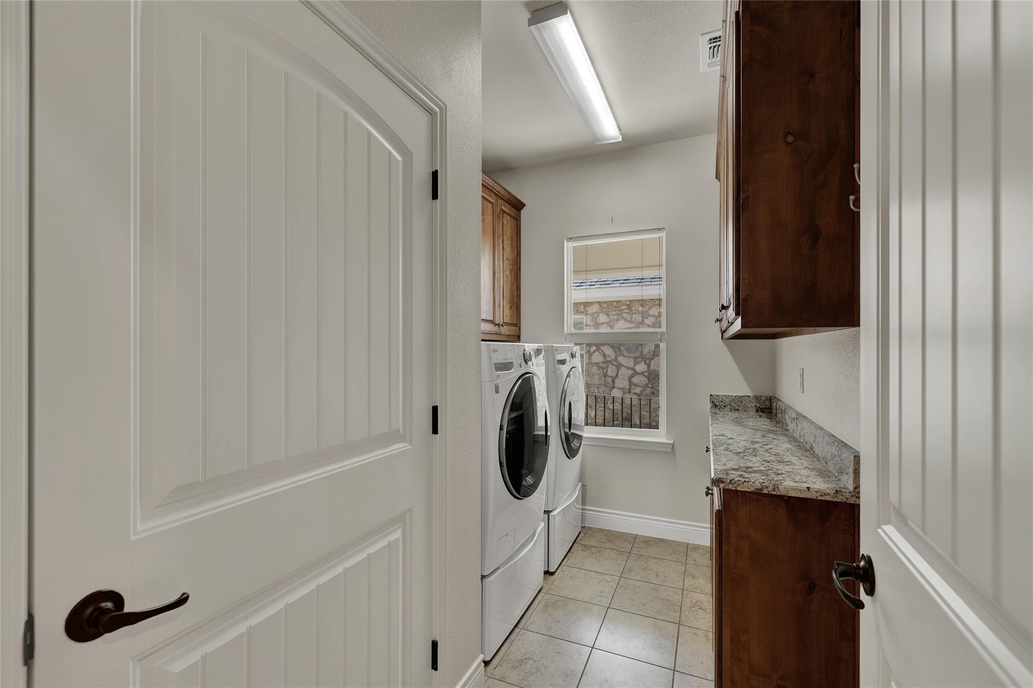 Image 14 of 36 For 948 Hudson Ln