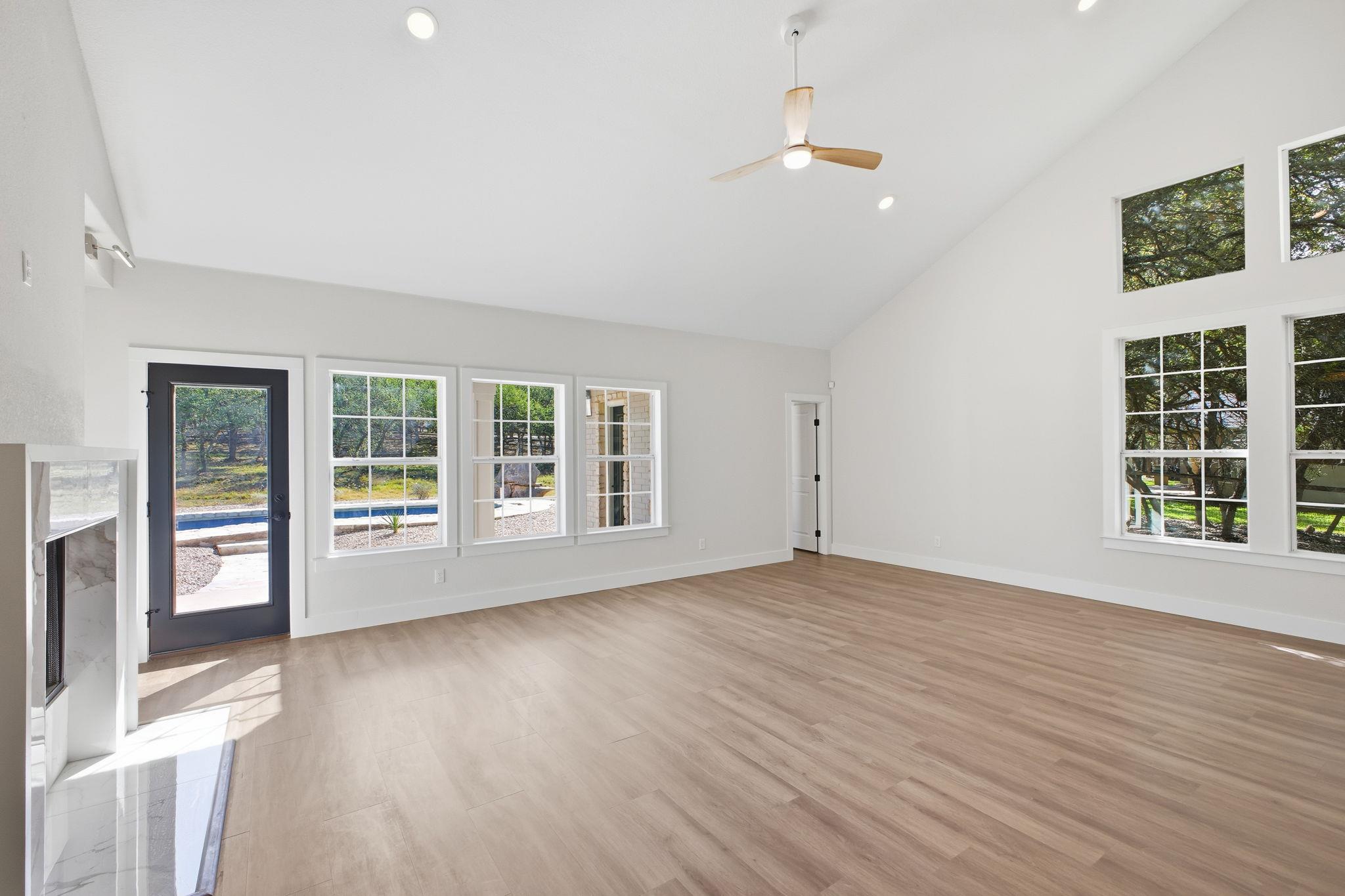 Image 16 of 40 For 3011 River Way