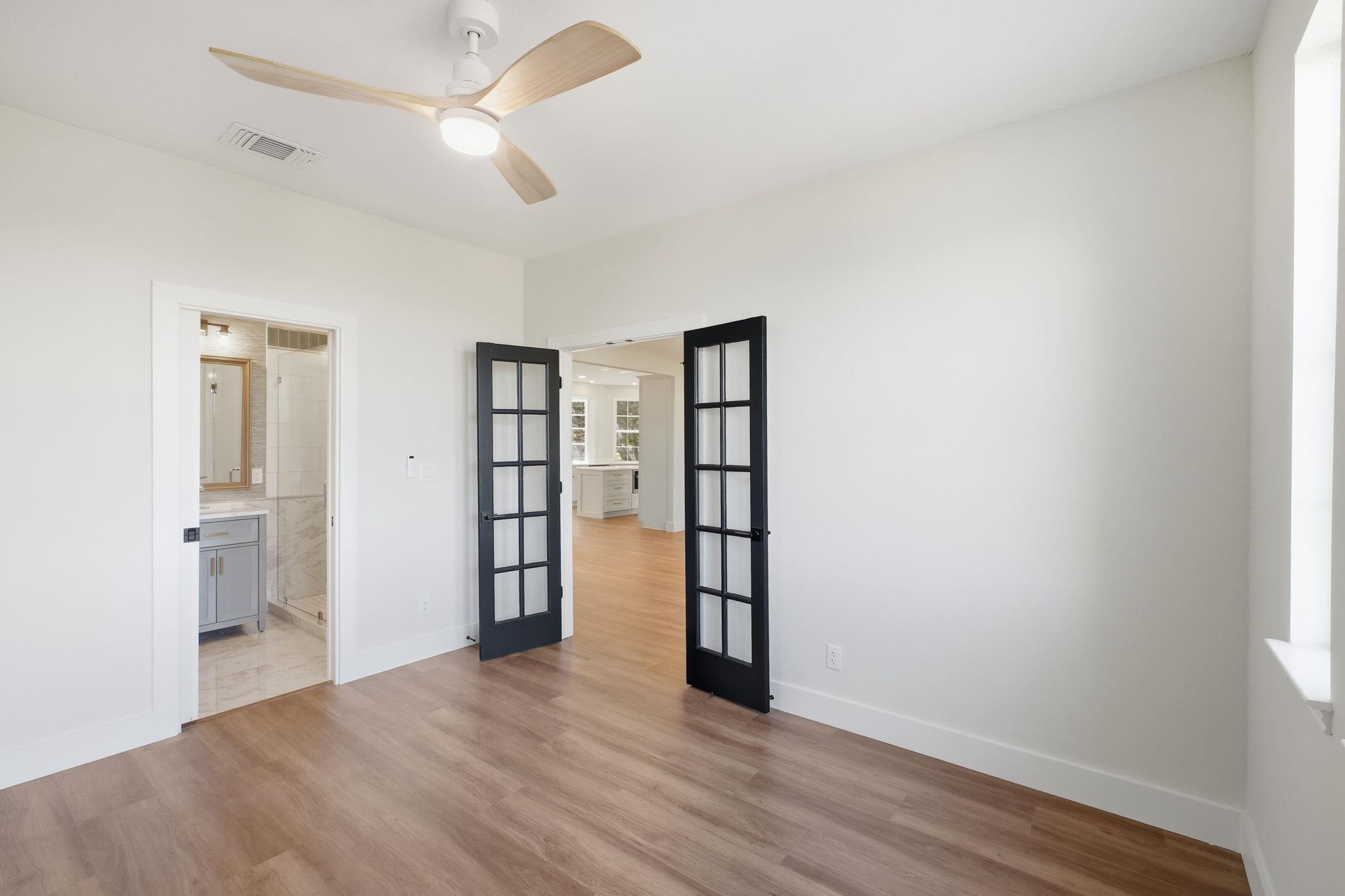 Image 22 of 40 For 3011 River Way