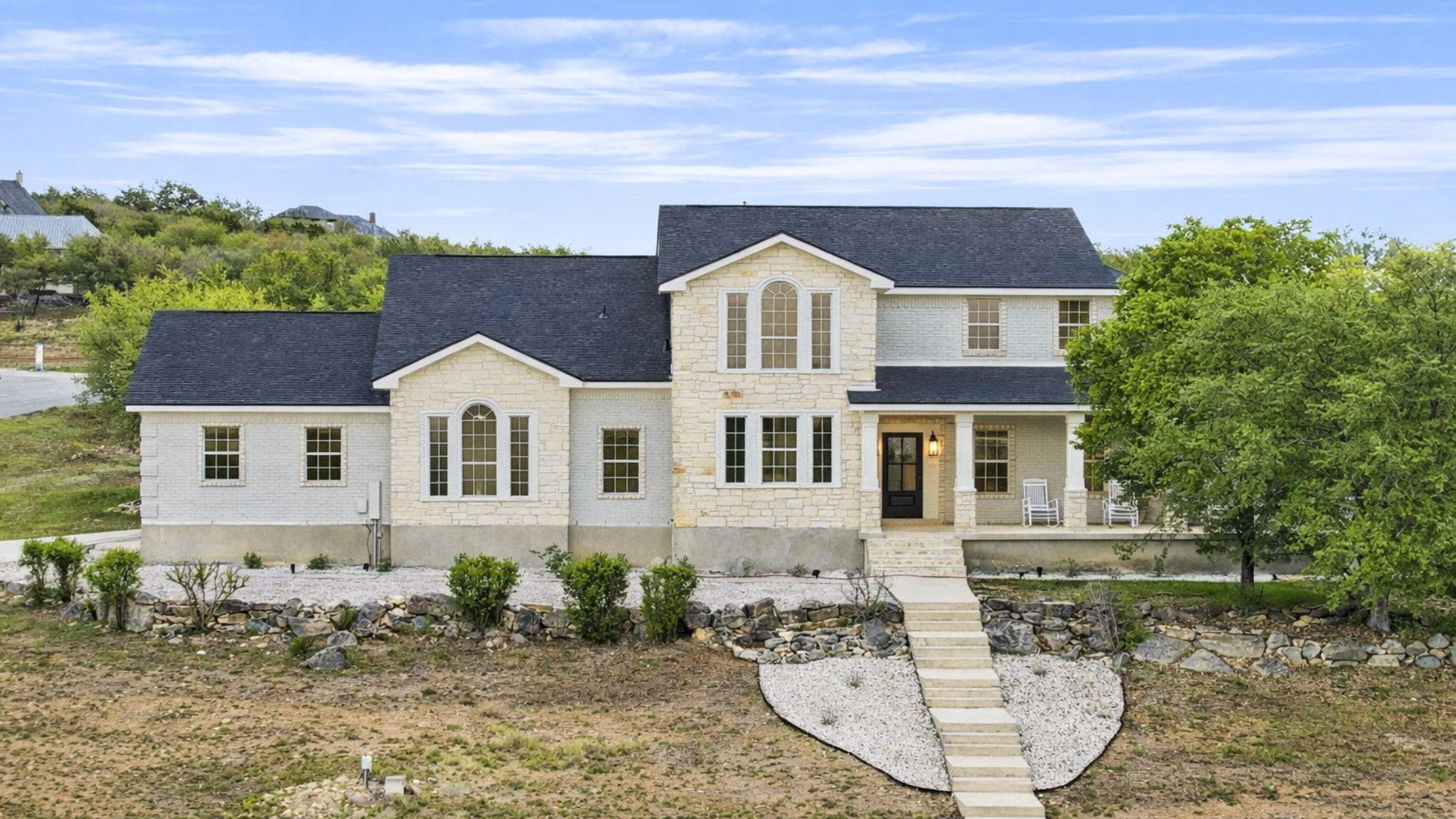 Image 3 of 40 For 3011 River Way