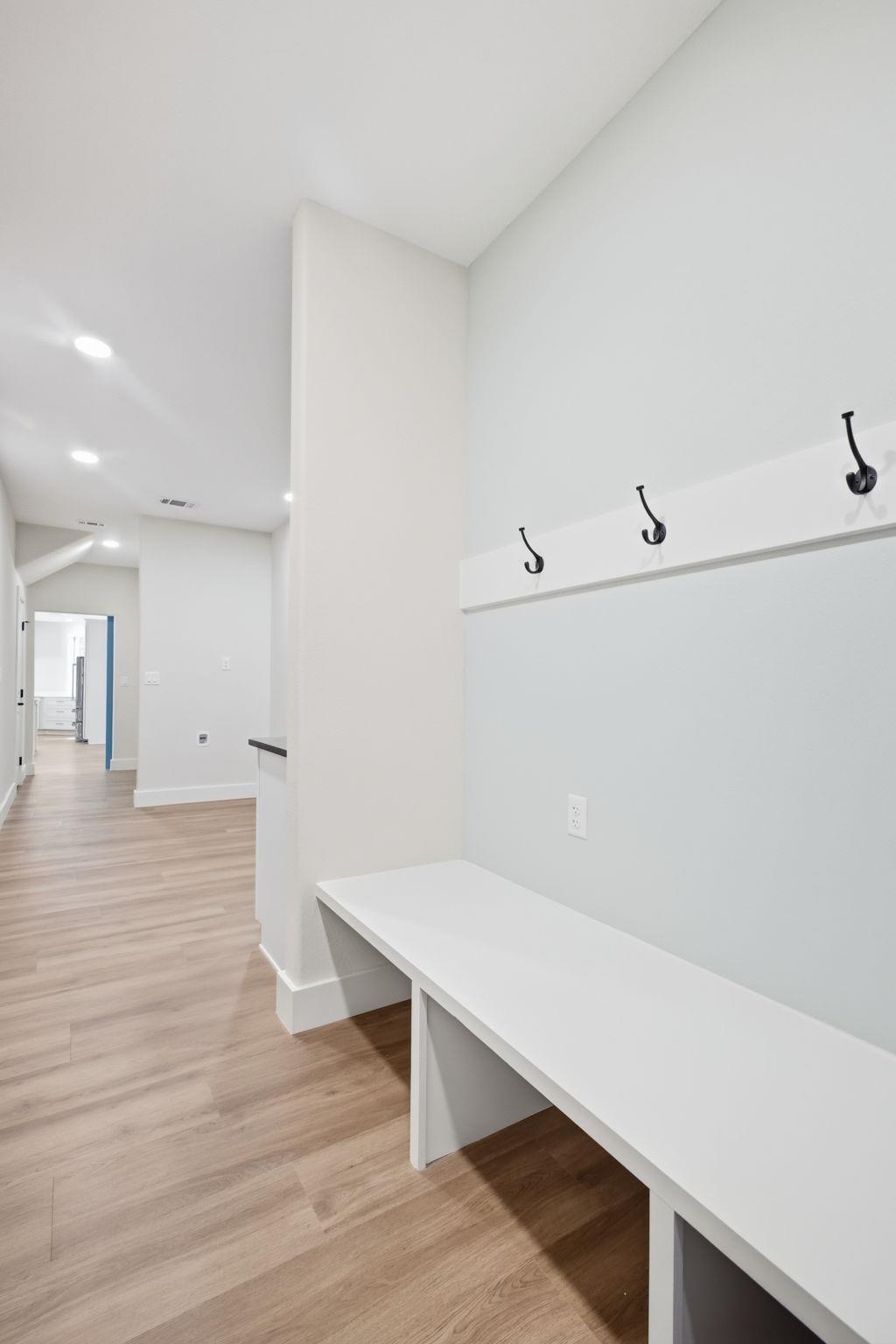 Image 33 of 40 For 3011 River Way