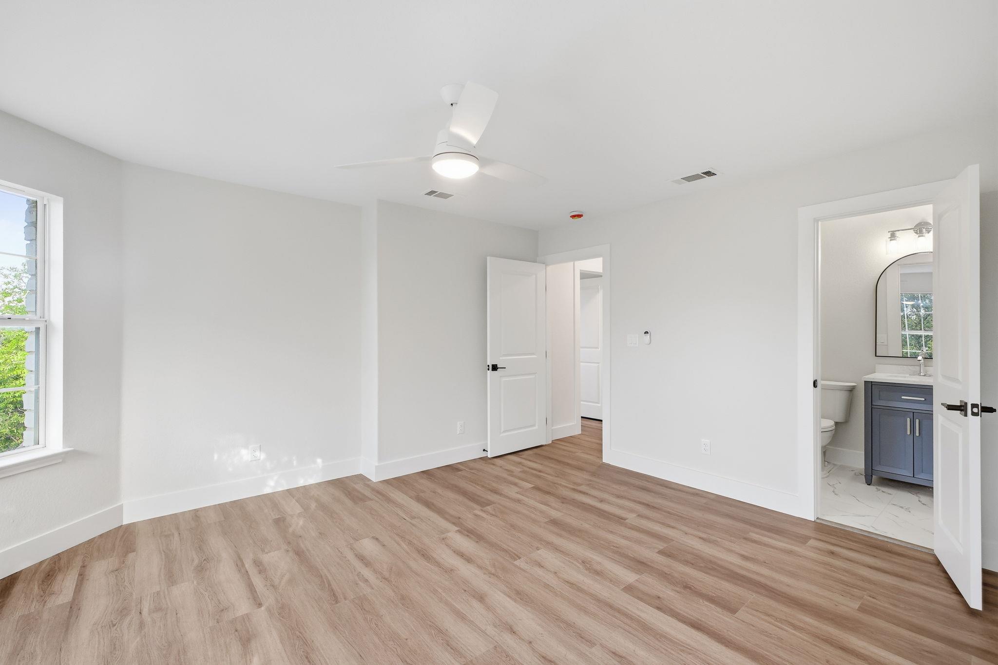 Image 38 of 40 For 3011 River Way