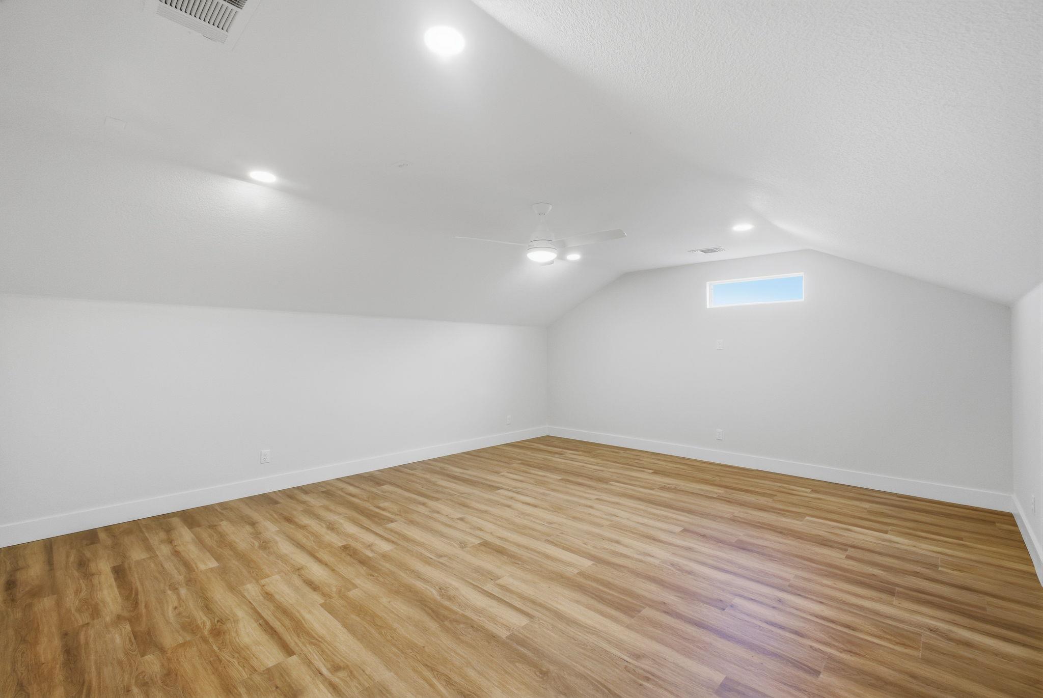 Image 39 of 40 For 3011 River Way