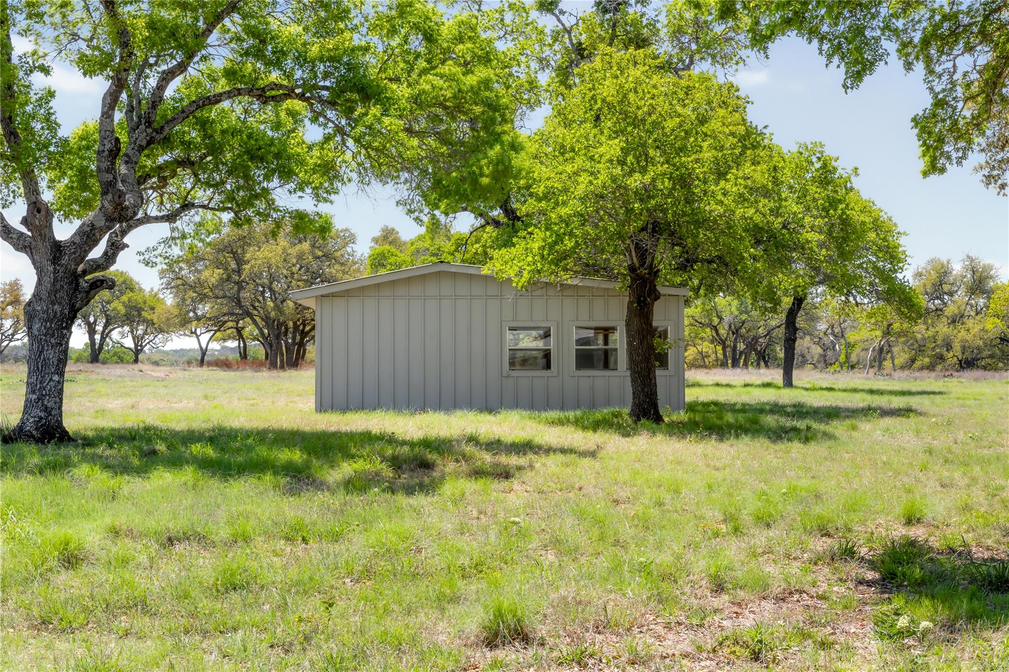 Image 32 of 37 For 9695 W Us 290 Highway