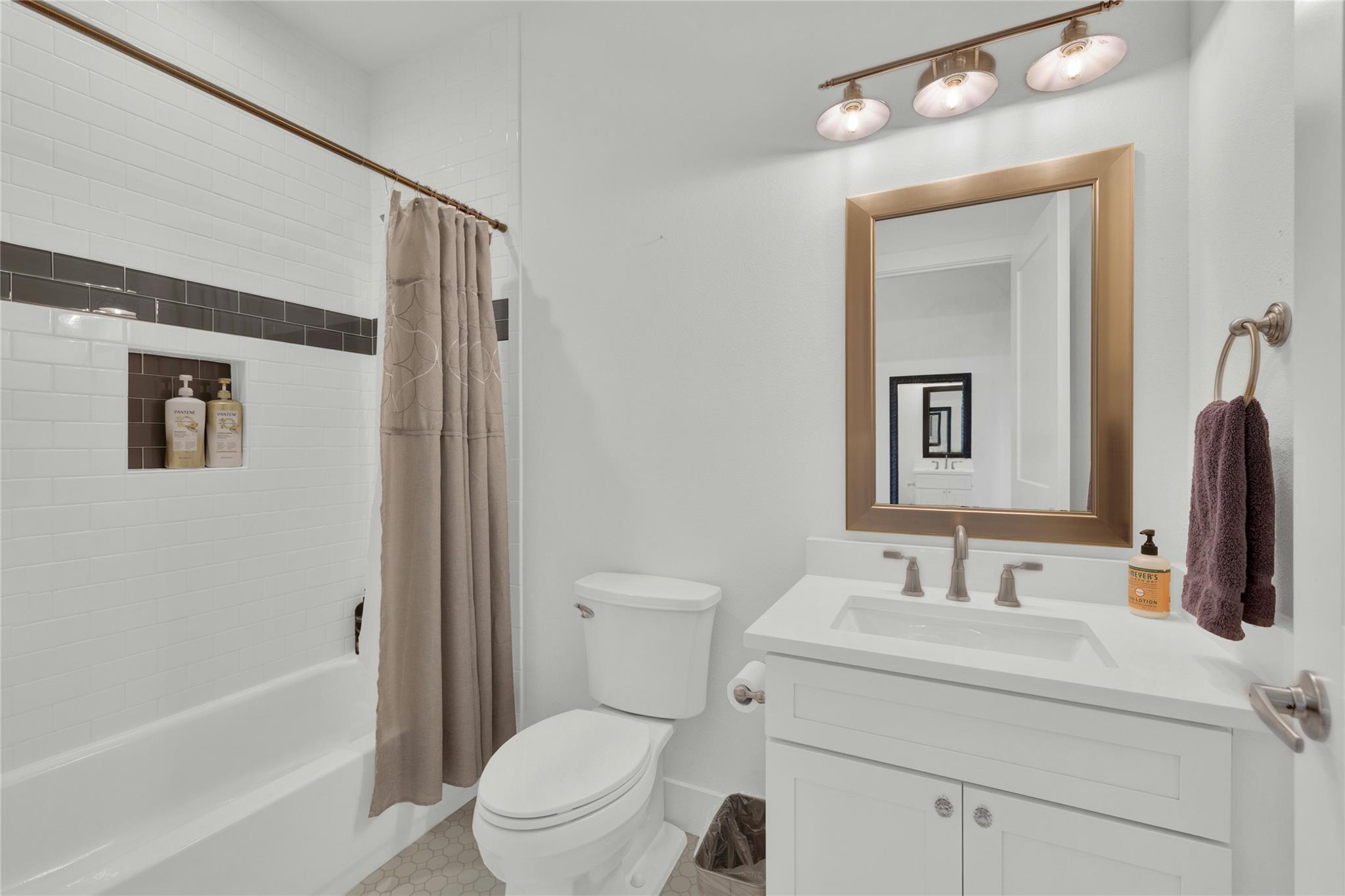 Image 22 of 38 For 232 Freedom St Nw