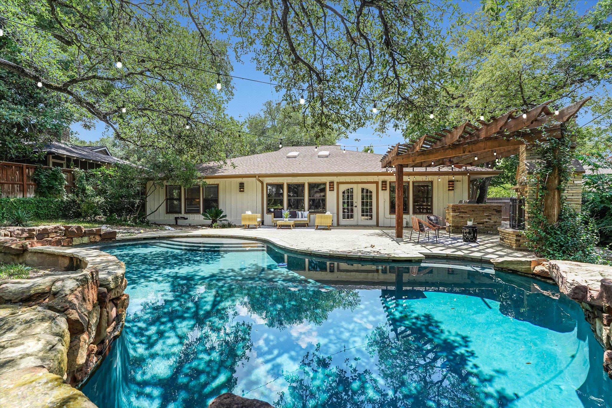 Details for 3500 Taylors Dr, Austin, TX 78703