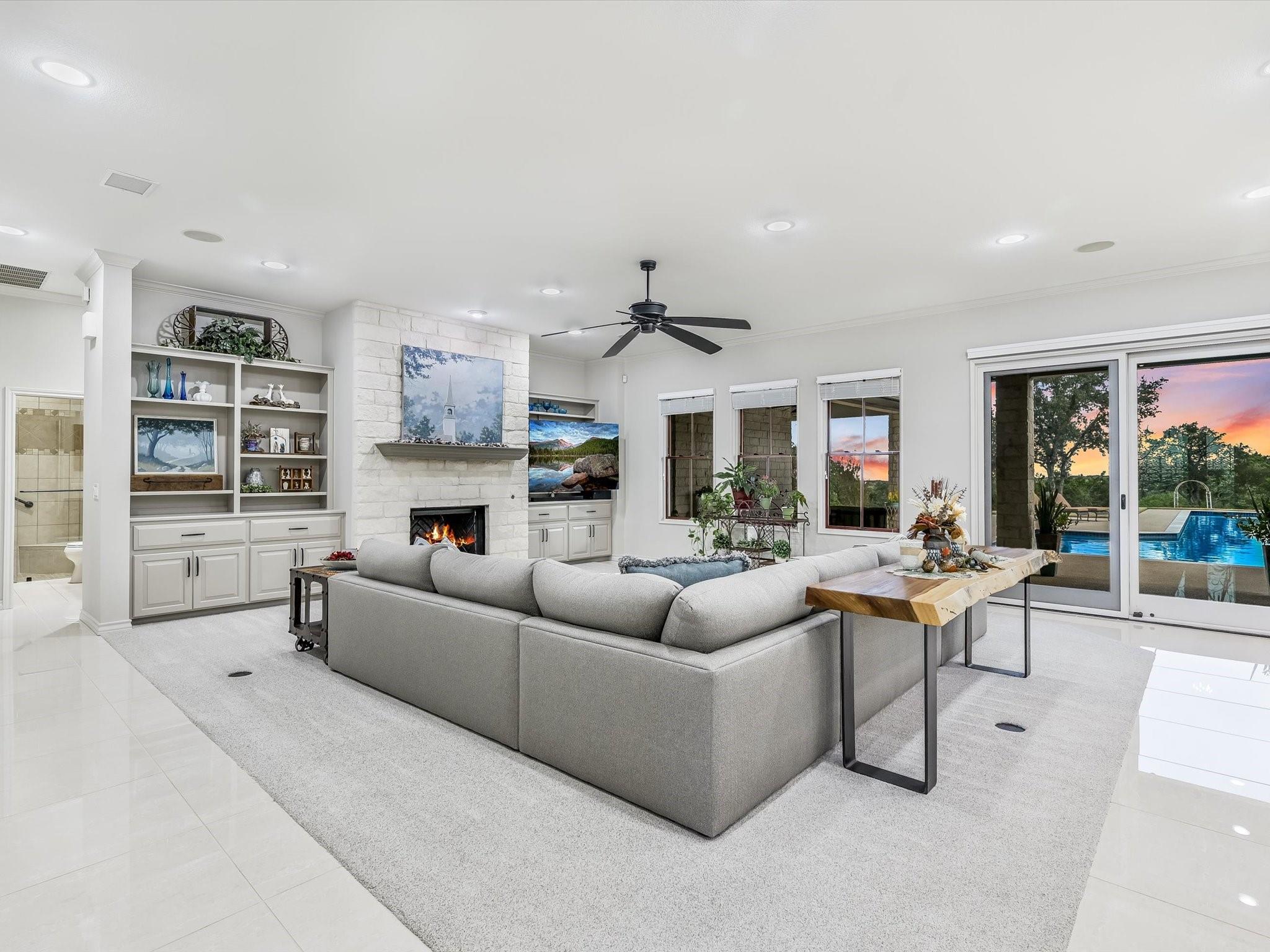 Image 7 of 39 For 139 Regent Pass