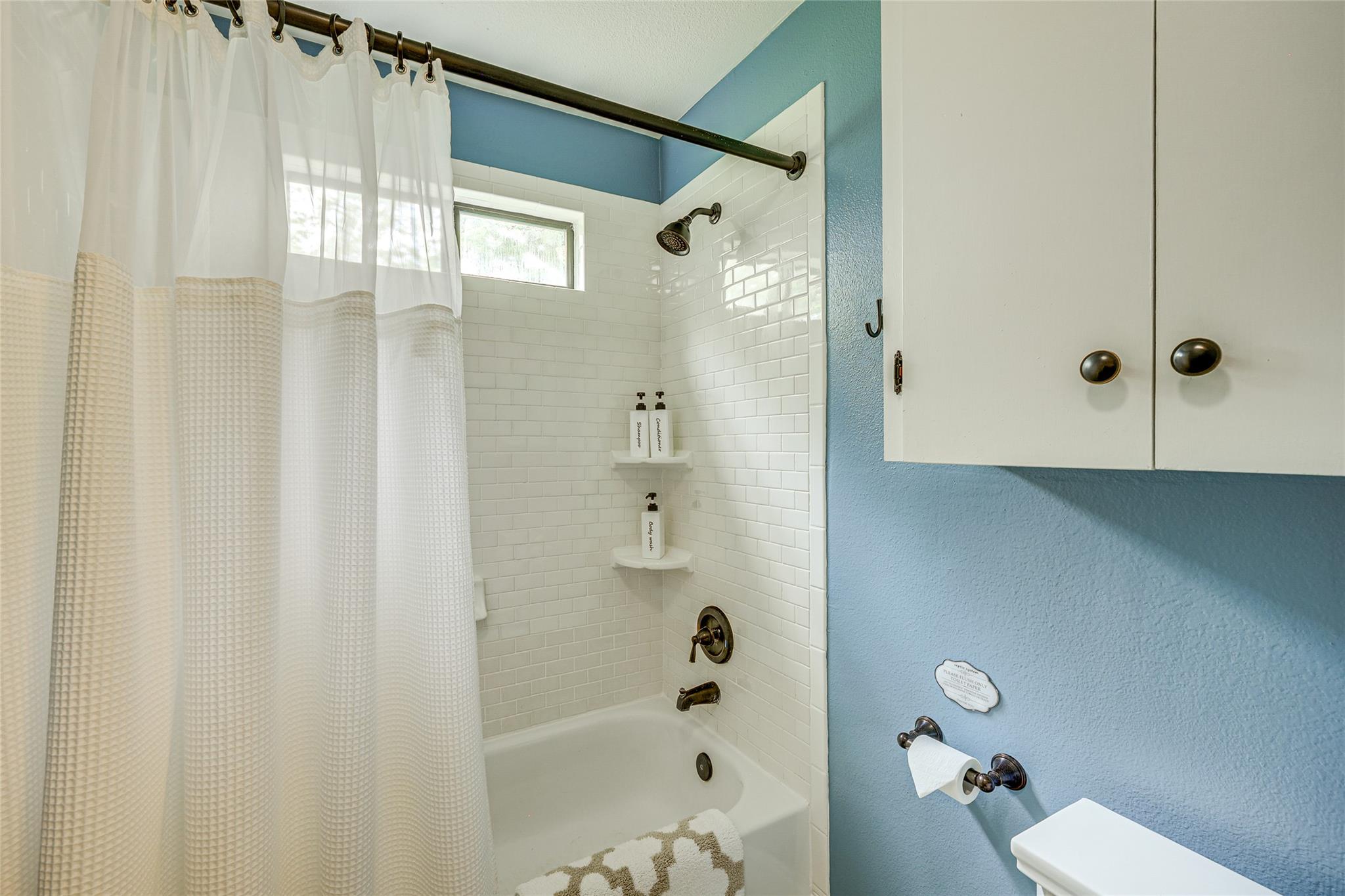 Image 33 of 40 For 279 Waltons Way