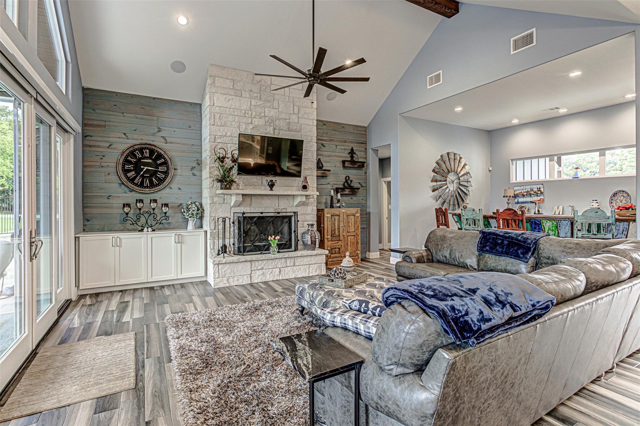 Image 11 of 36 For 3896 Comanche Trl