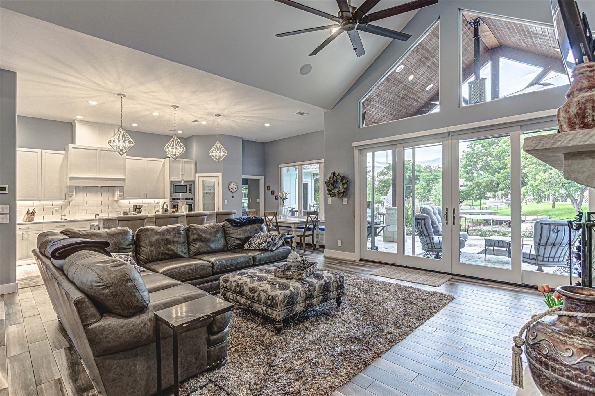 Image 12 of 36 For 3896 Comanche Trl