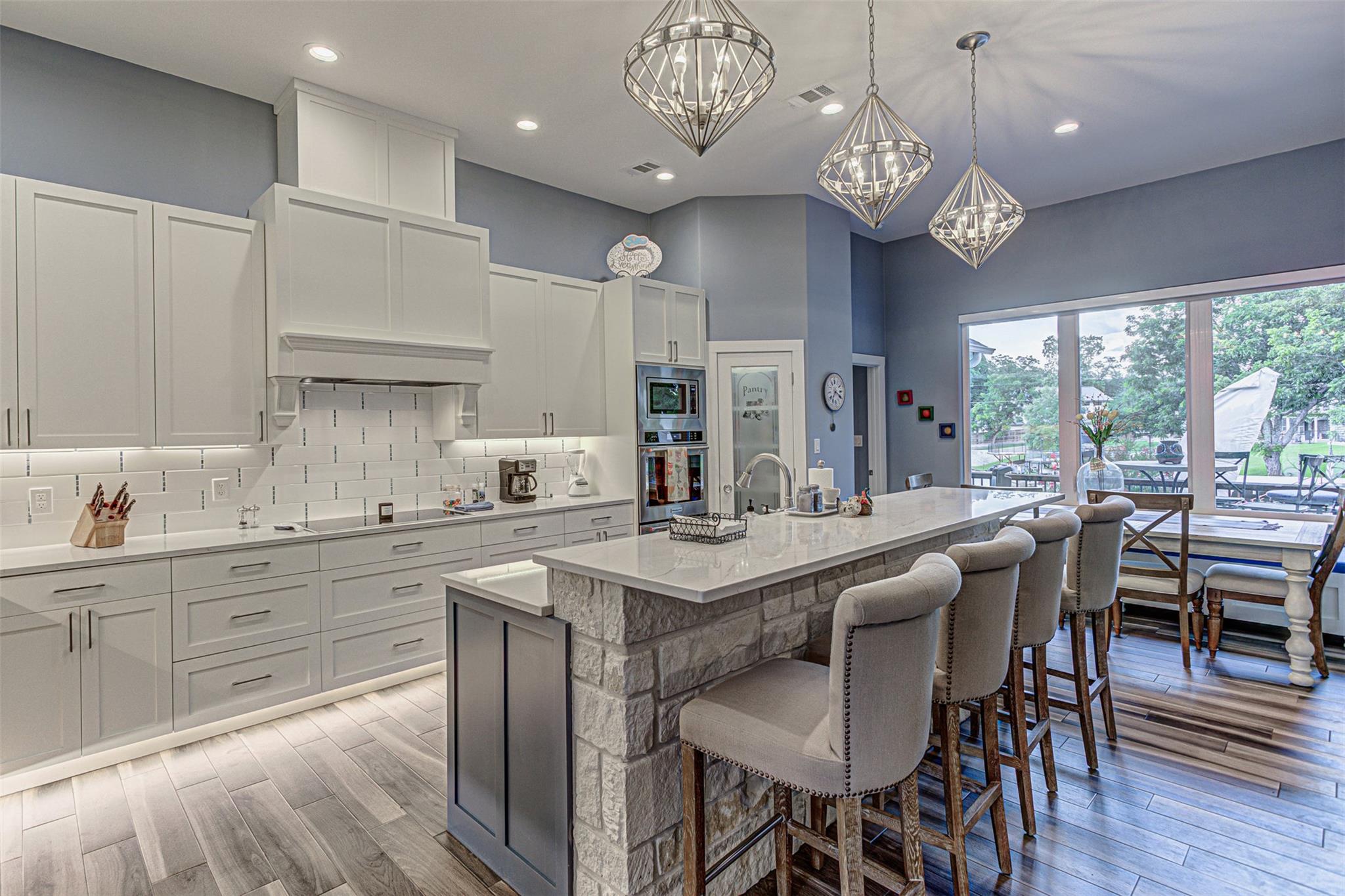 Image 16 of 36 For 3896 Comanche Trl