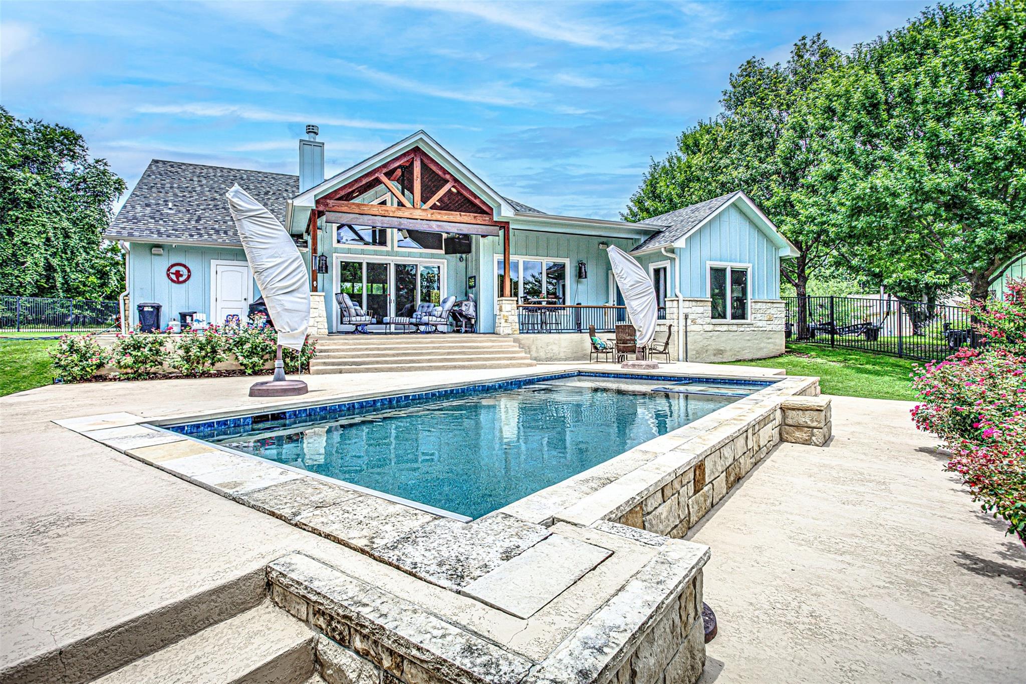 Image 3 of 36 For 3896 Comanche Trl