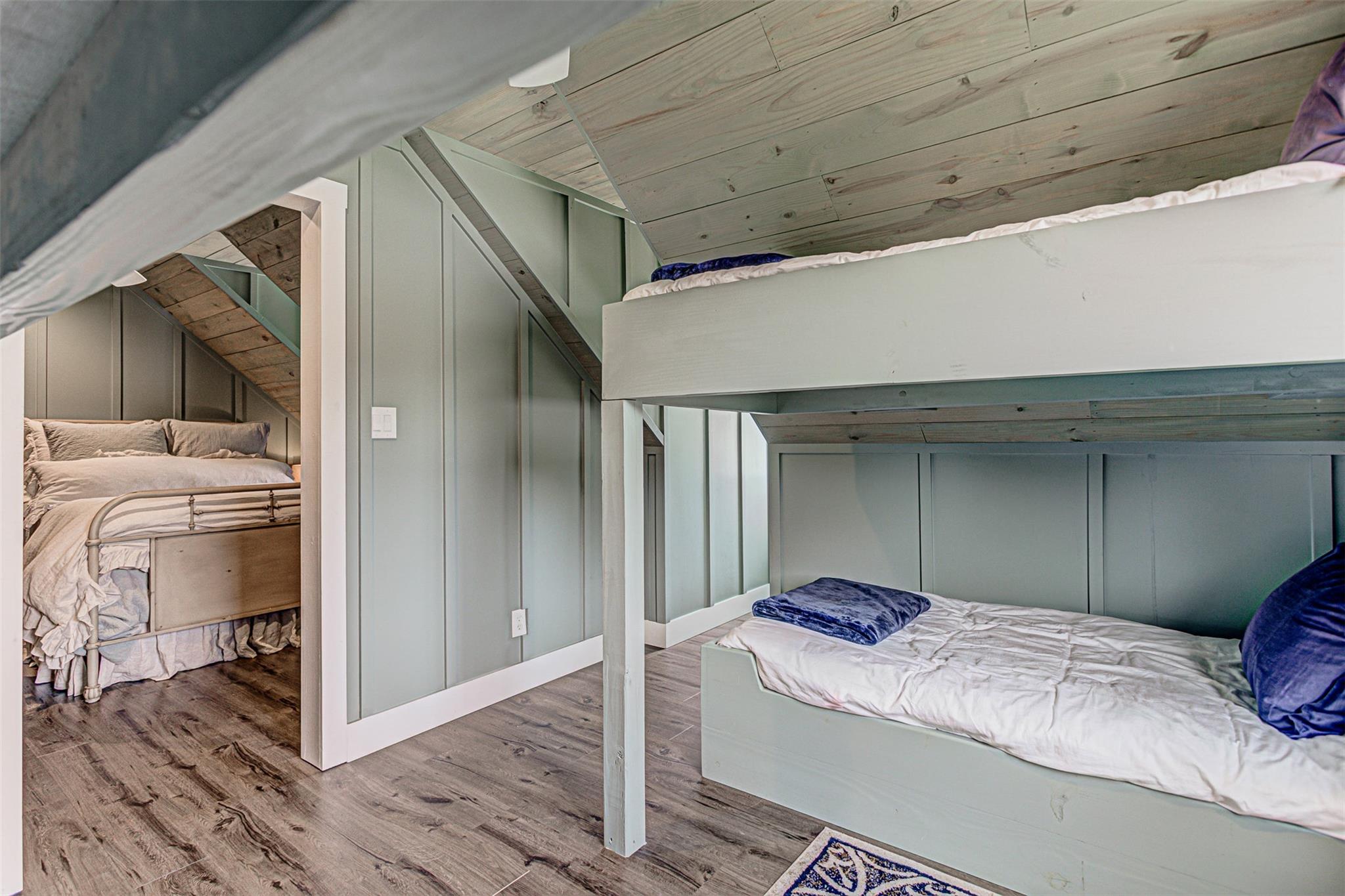 Image 33 of 36 For 3896 Comanche Trl