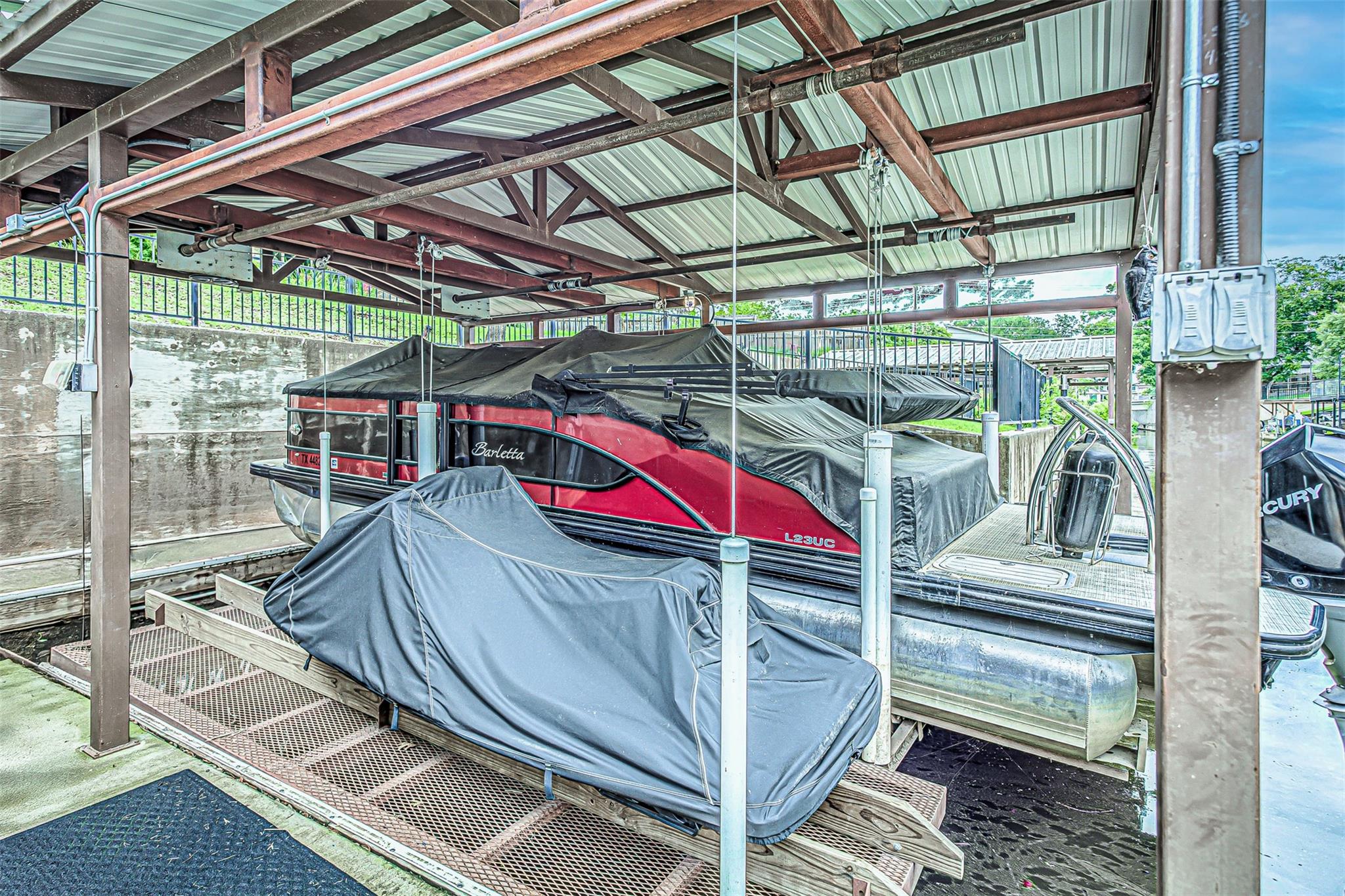 Image 8 of 36 For 3896 Comanche Trl