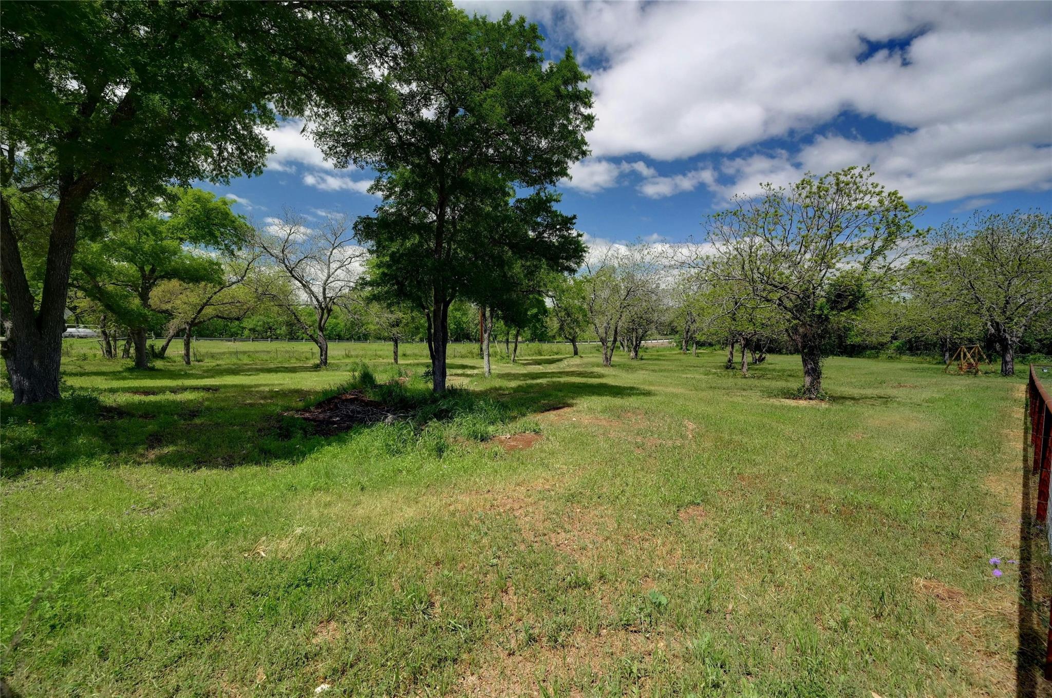 Image 11 of 38 For 1137 Loop 163 Loop