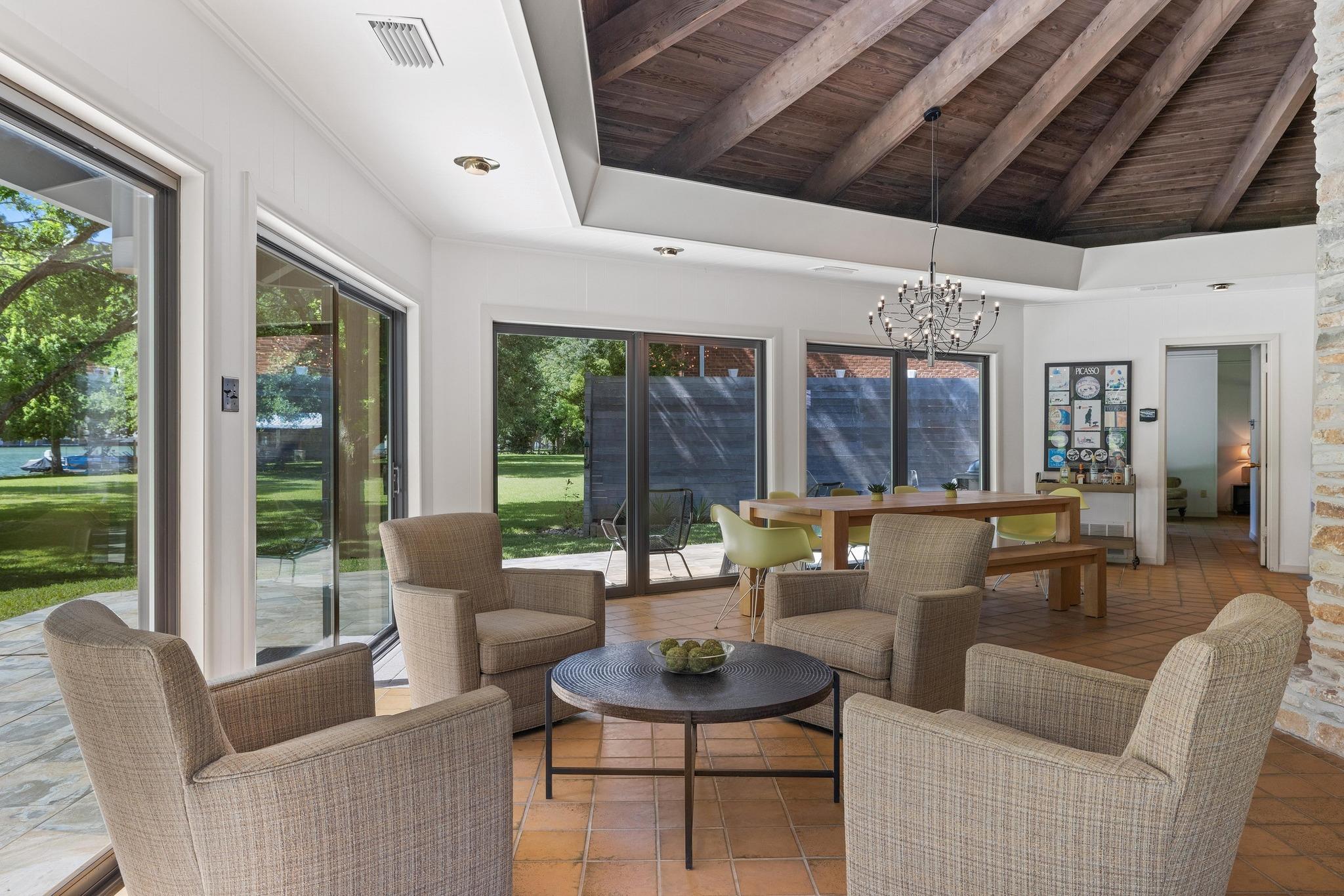 Image 14 of 39 For 2401 Manana St