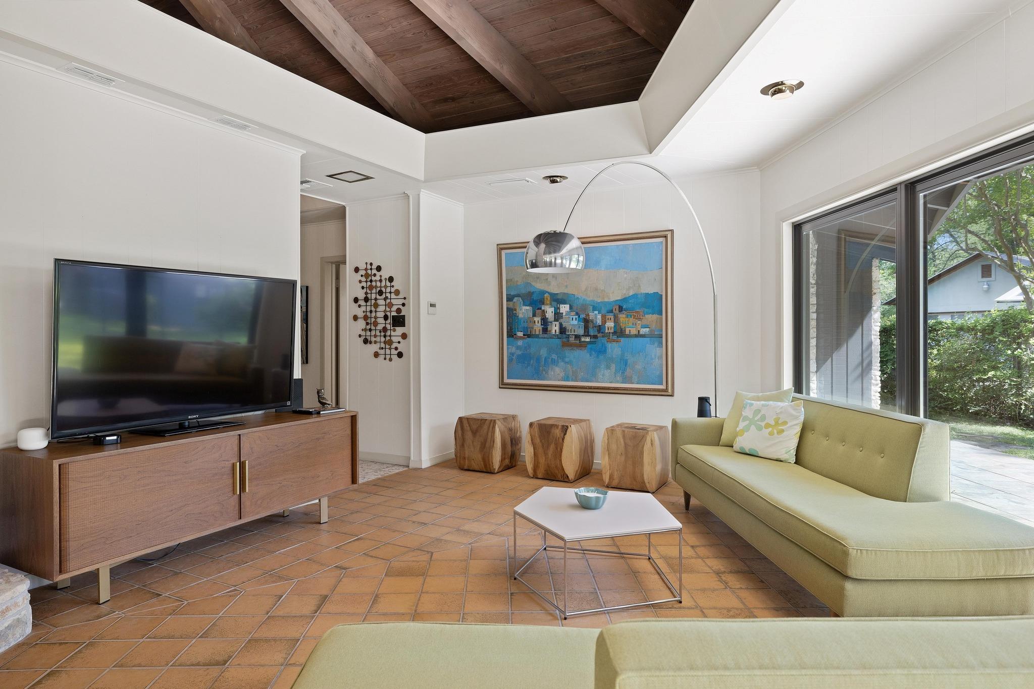 Image 16 of 39 For 2401 Manana St