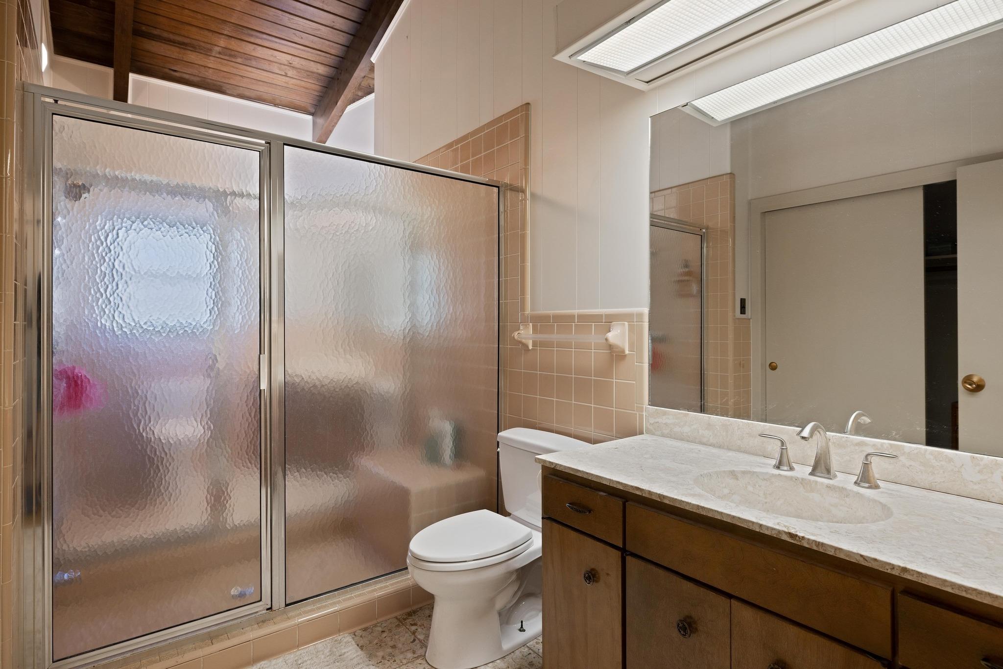 Image 22 of 39 For 2401 Manana St