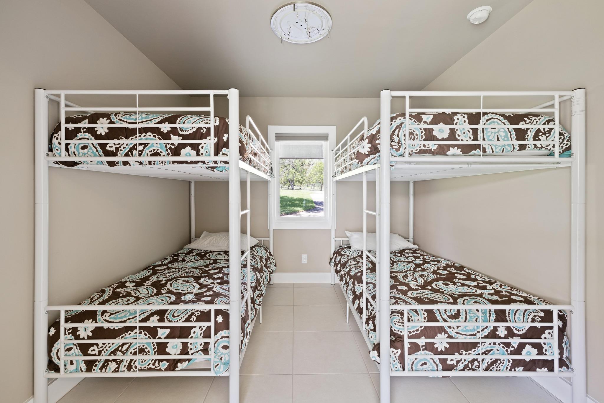 Image 38 of 39 For 2401 Manana St