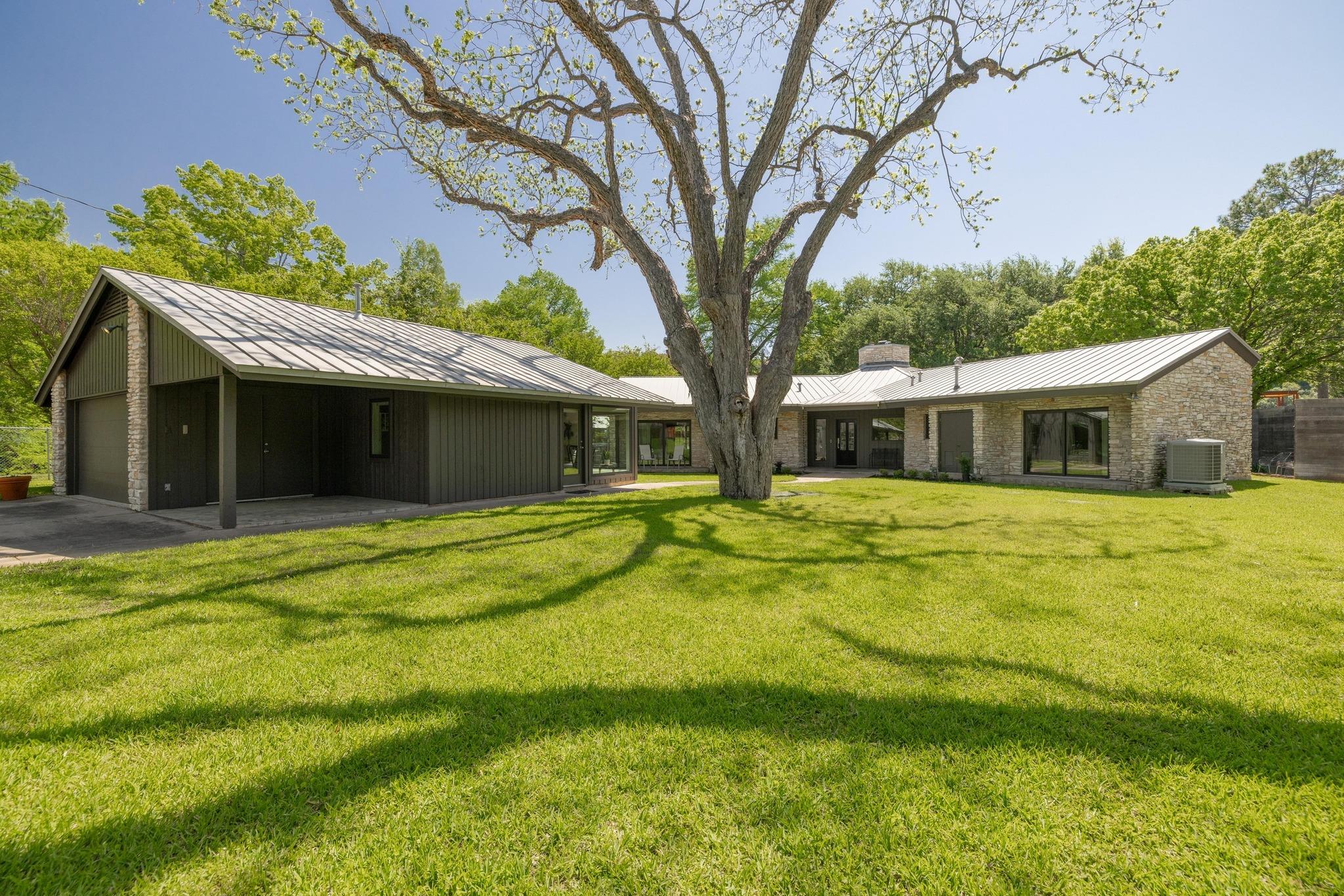 Image 6 of 39 For 2401 Manana St