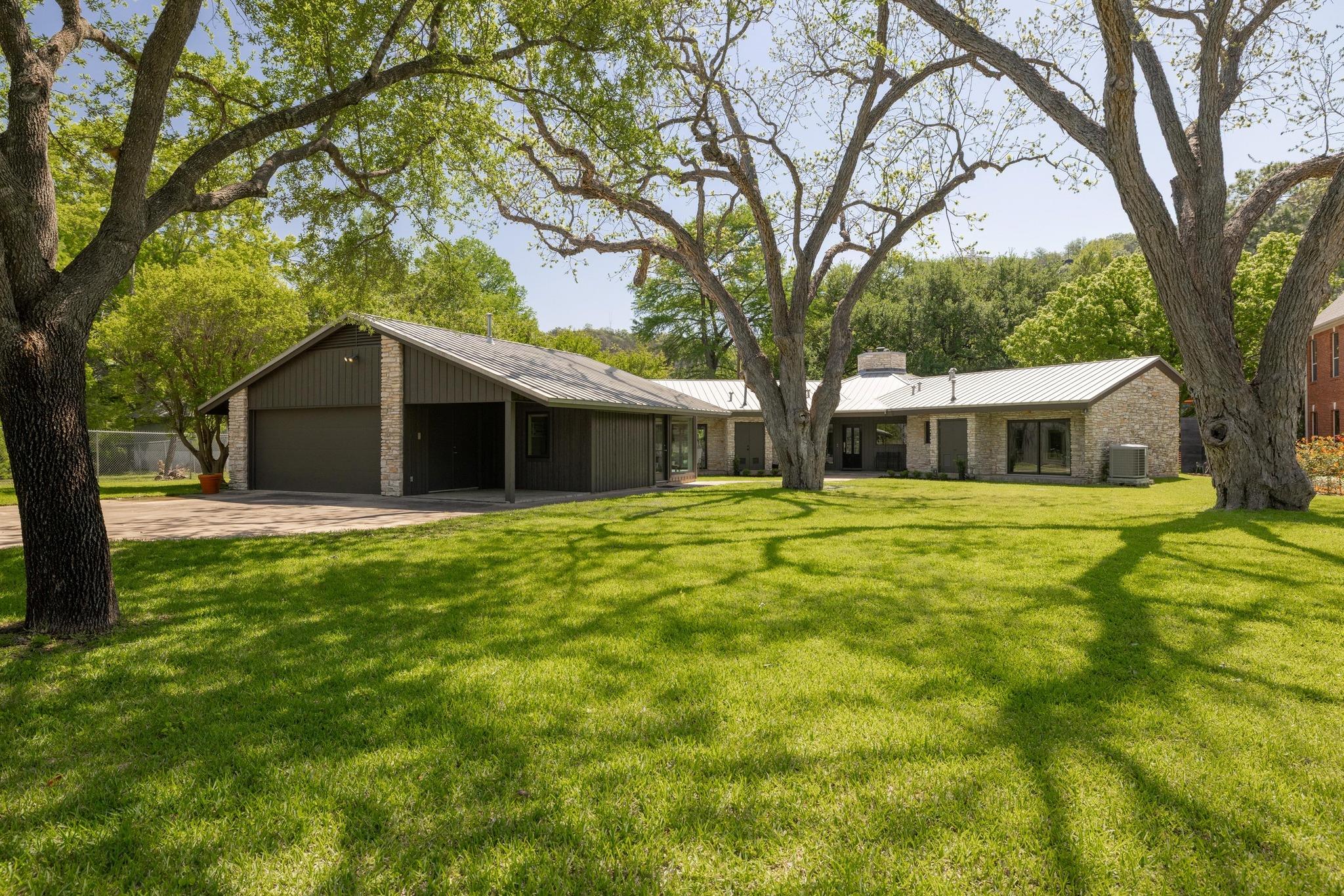 Image 7 of 39 For 2401 Manana St