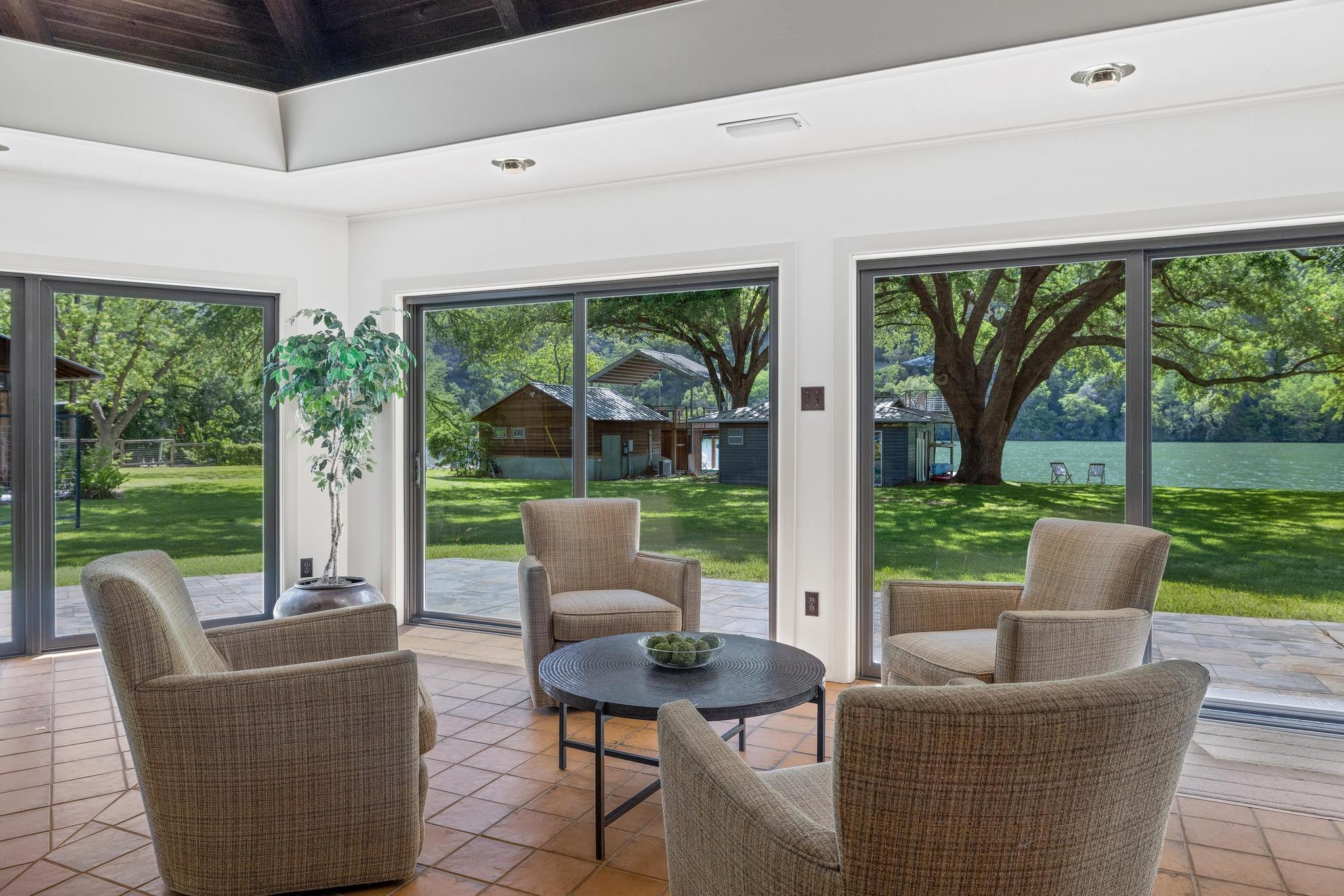 Image 9 of 39 For 2401 Manana St