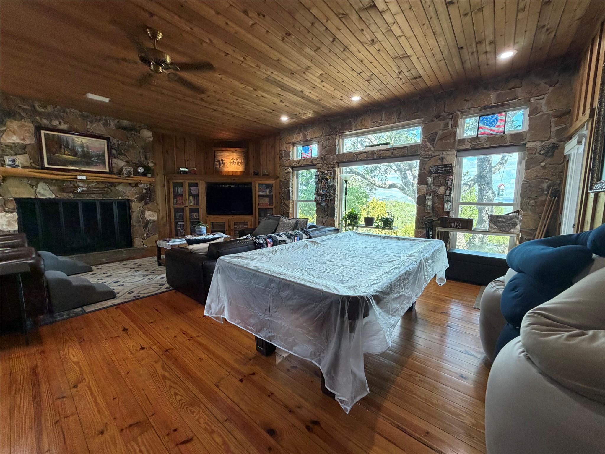 Image 16 of 33 For 2755 Skyline Dr