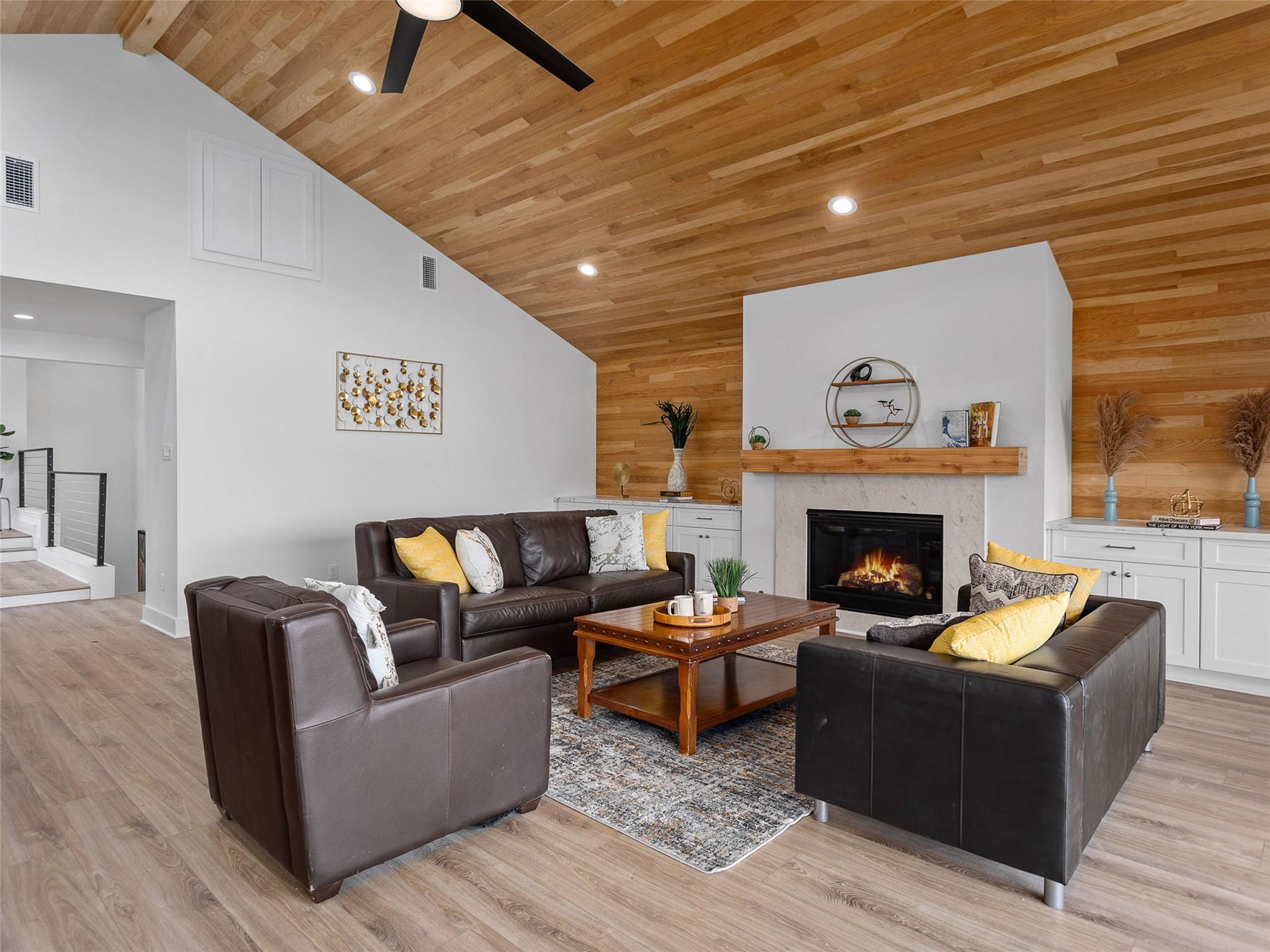 Image 14 of 40 For 874 Lakebreeze Dr