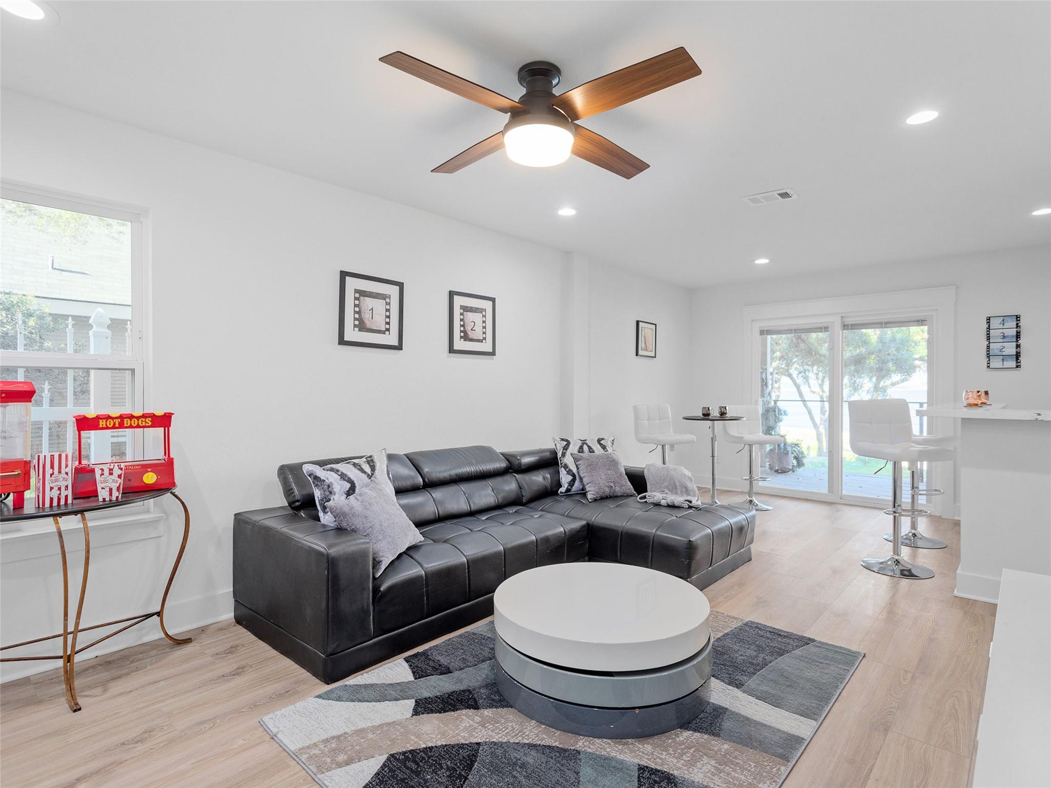 Image 29 of 40 For 874 Lakebreeze Dr