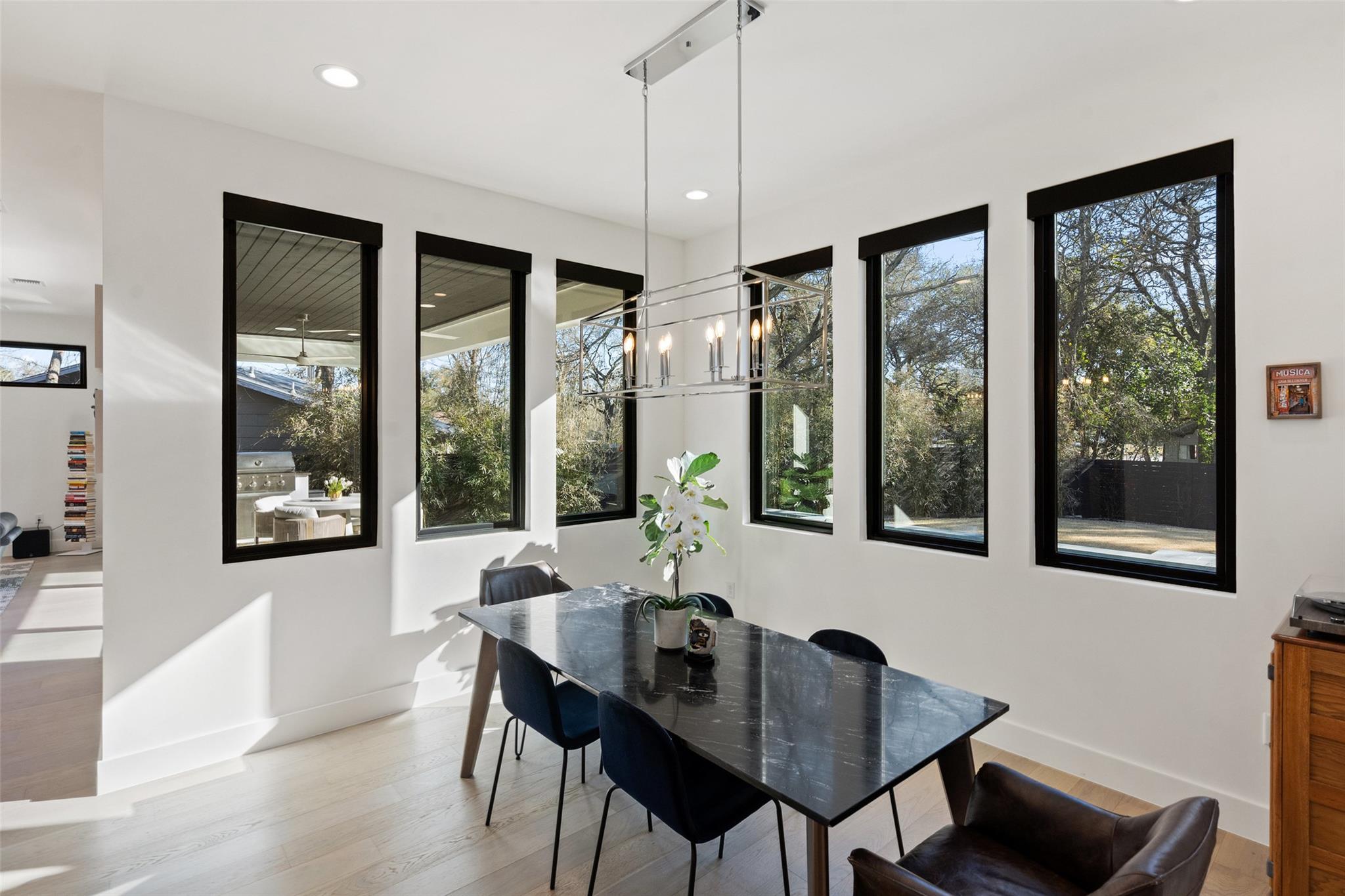 Image 10 of 36 For 1101 Emerald Forest Cv