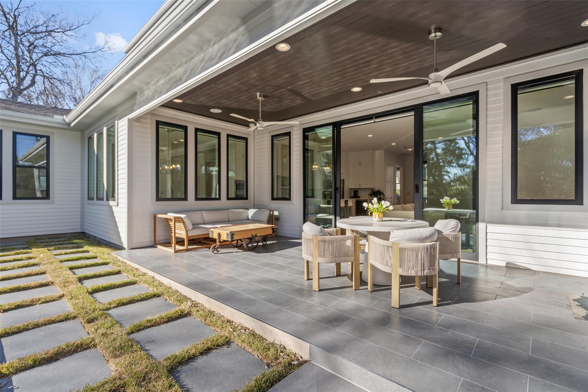 Image 12 of 36 For 1101 Emerald Forest Cv